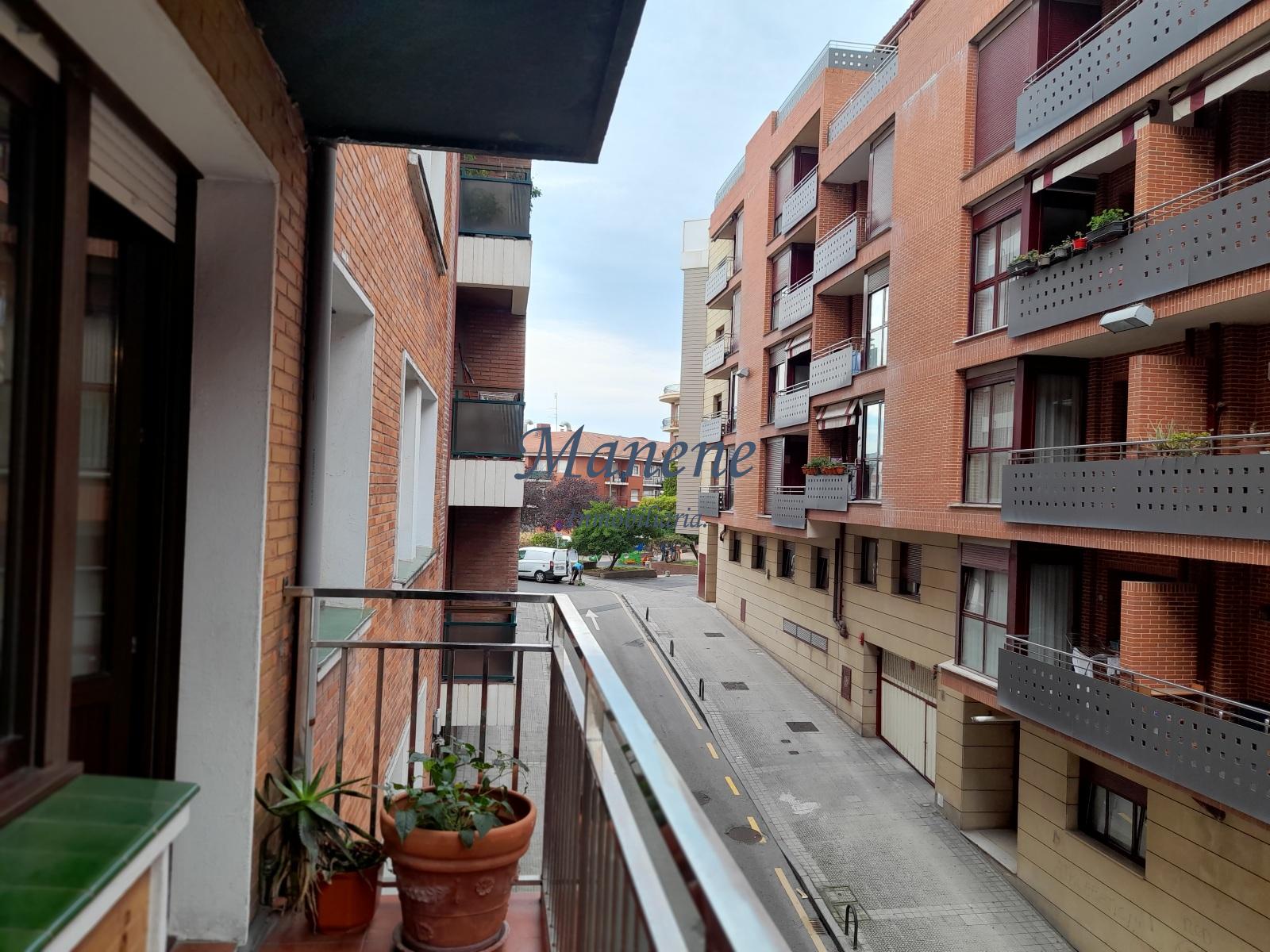 For sale of flat in Getxo