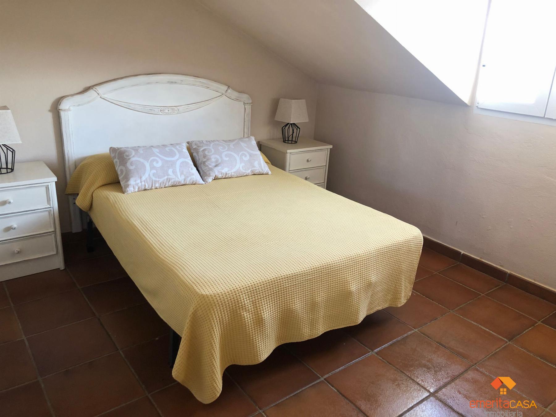 For sale of flat in Valverde de Mérida