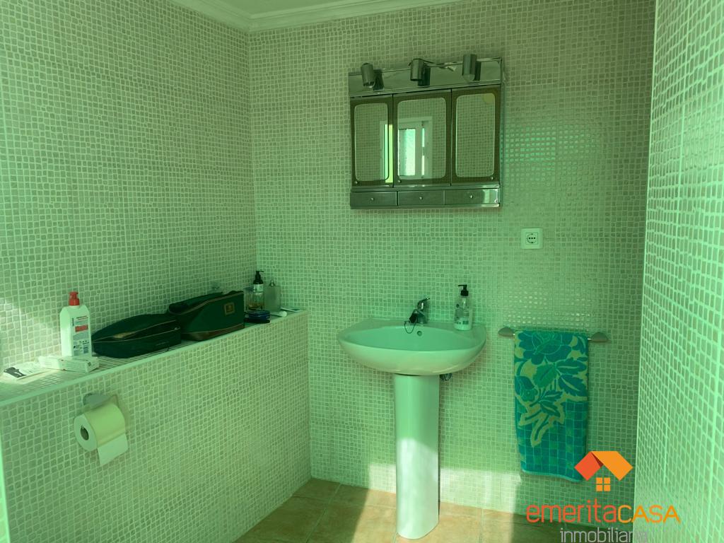 For sale of house in Valverde de Mérida