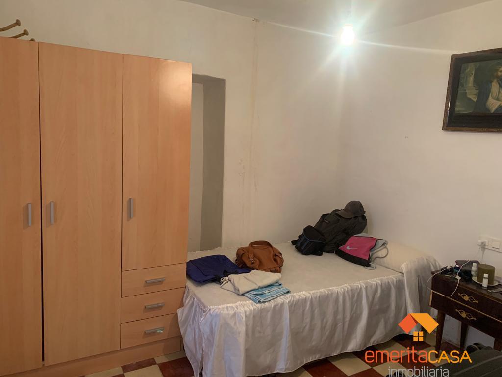 For sale of house in Valverde de Mérida