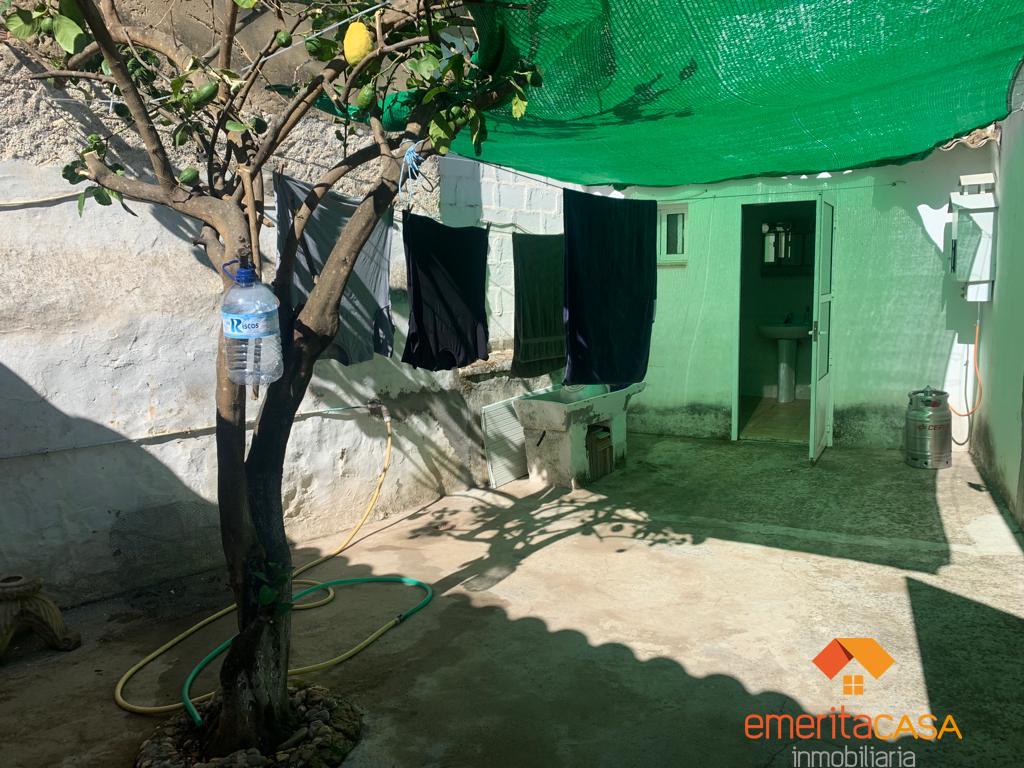 For sale of house in Valverde de Mérida