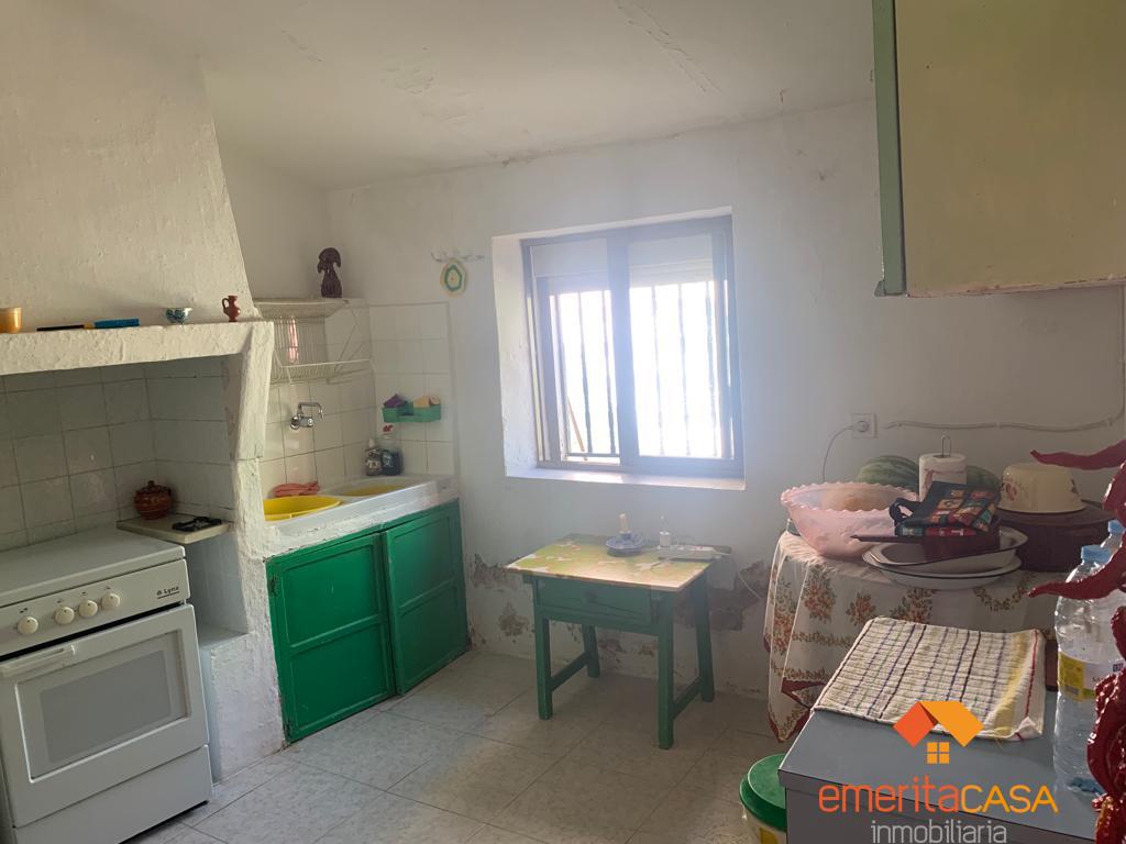 For sale of house in Valverde de Mérida