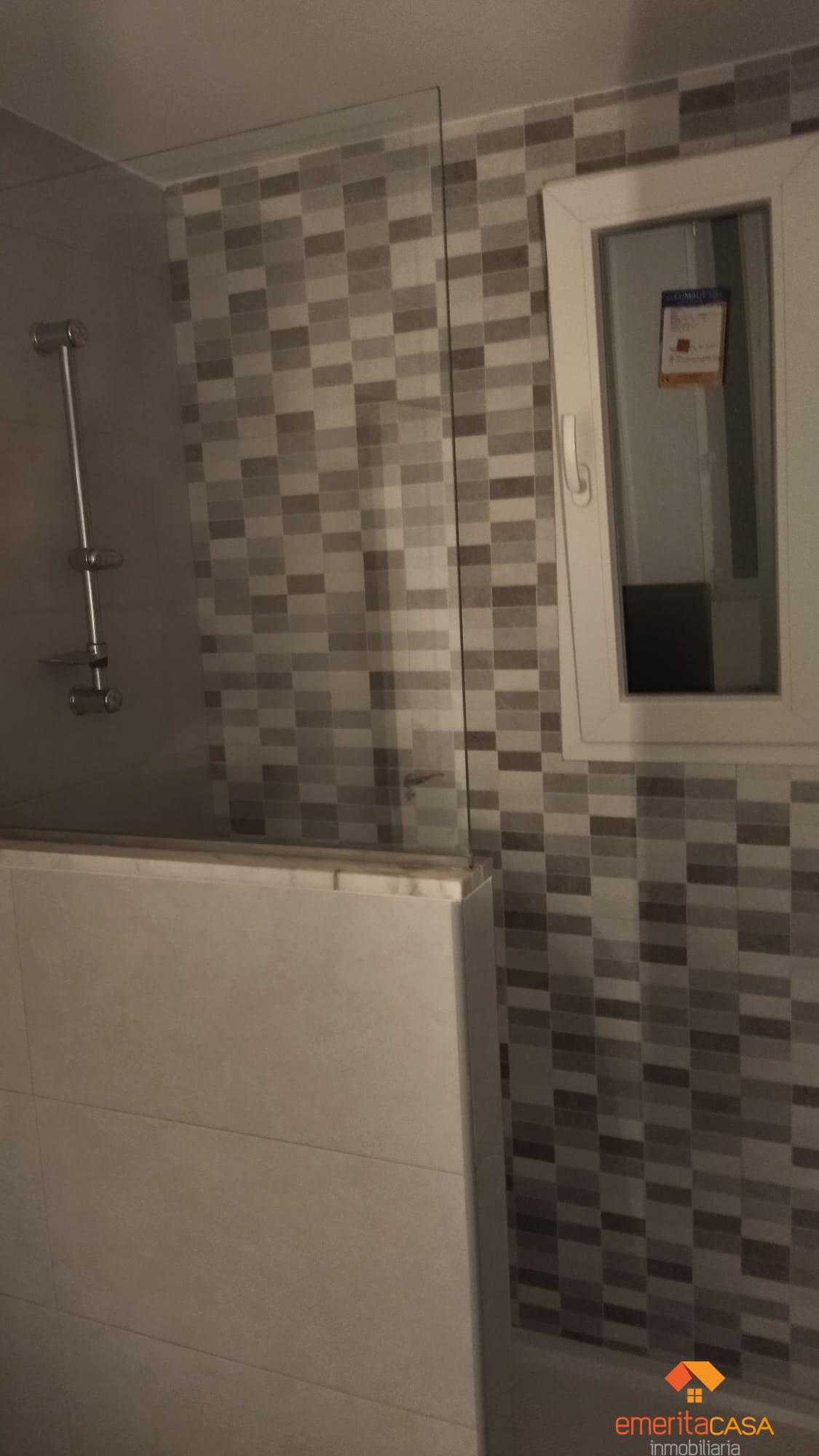 For sale of house in Aljucén