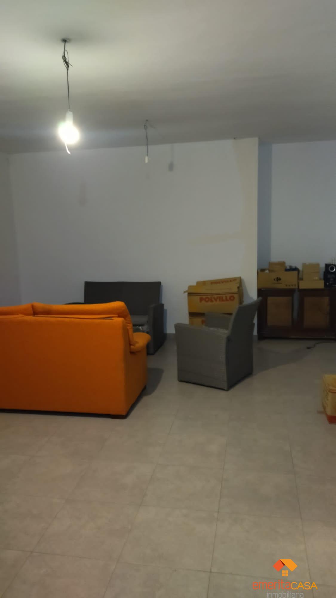 For sale of house in Aljucén