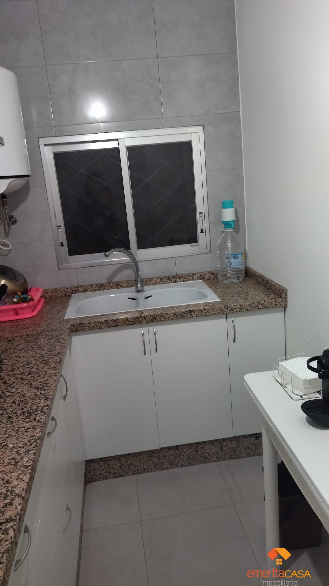 For sale of house in Aljucén