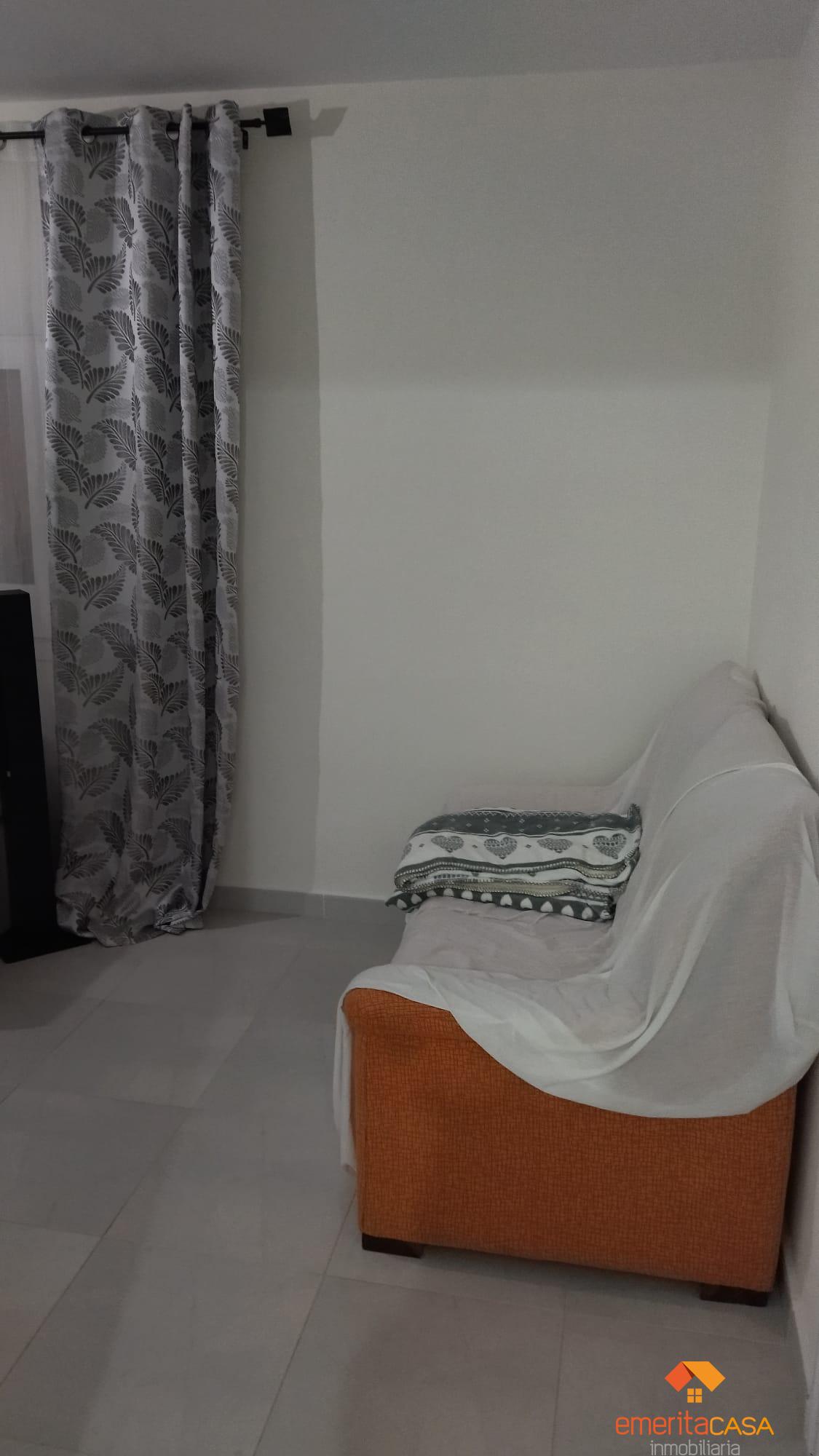 For sale of house in Aljucén