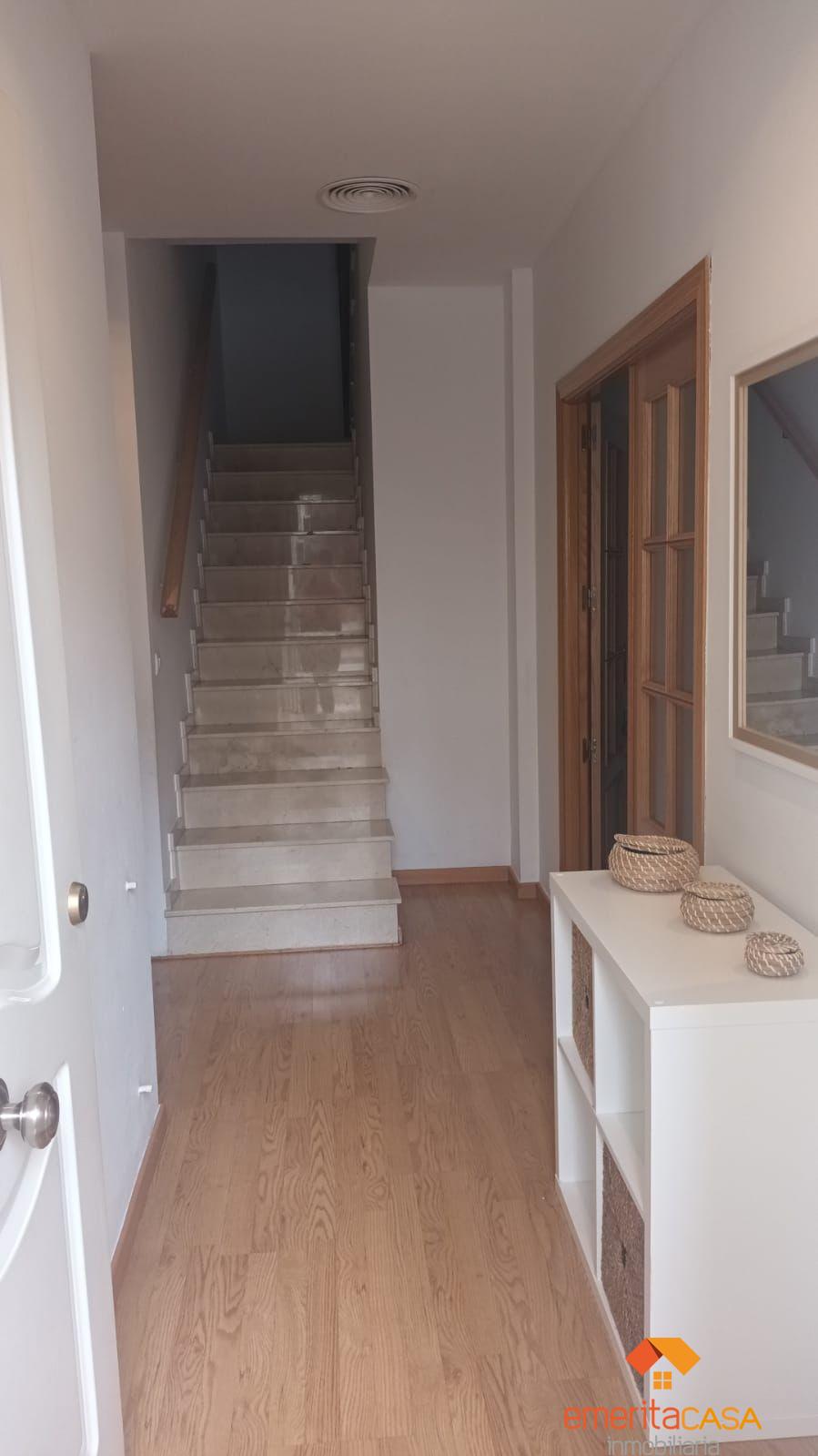 For sale of duplex in Trujillanos