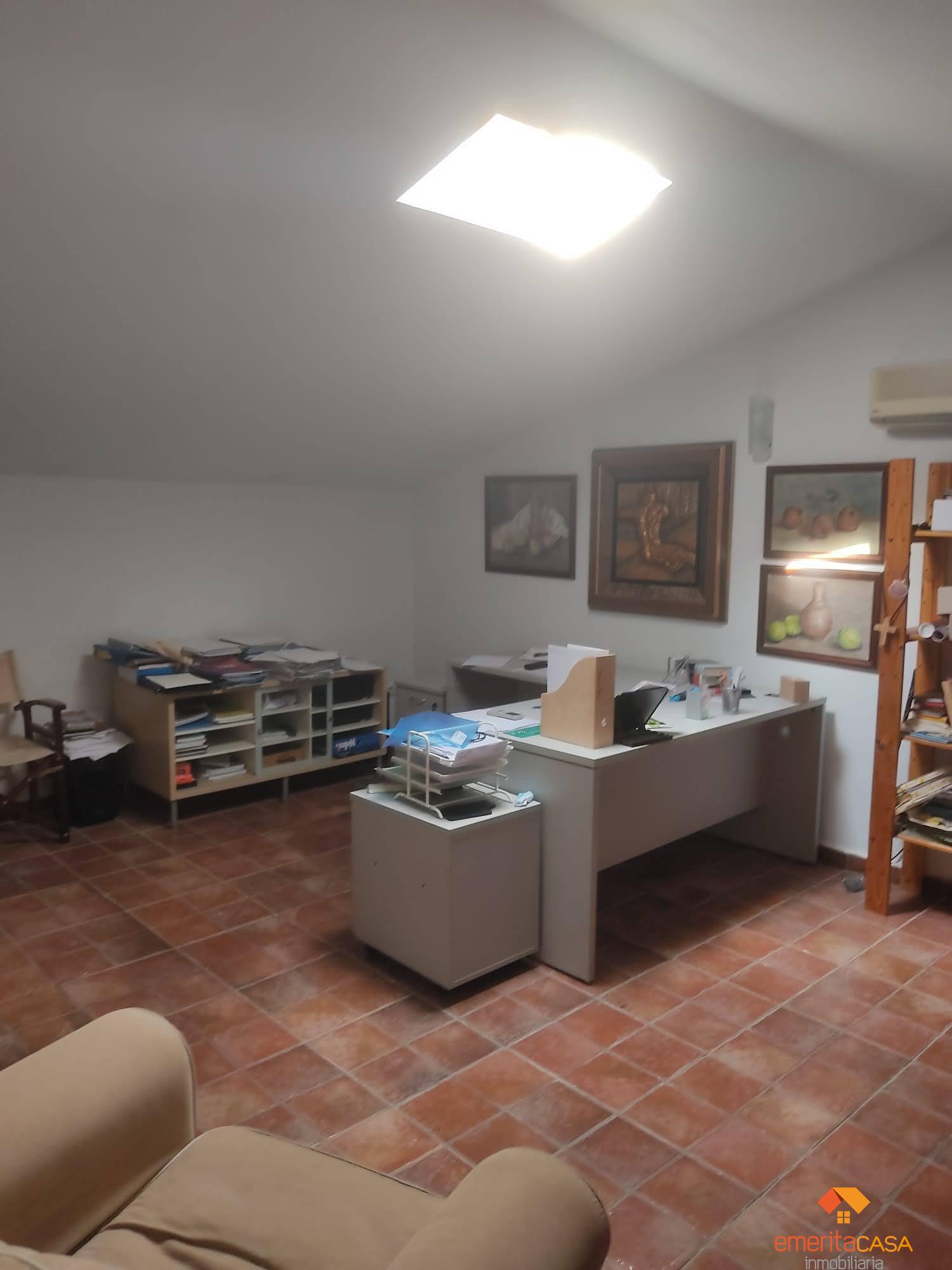 For sale of chalet in Mérida