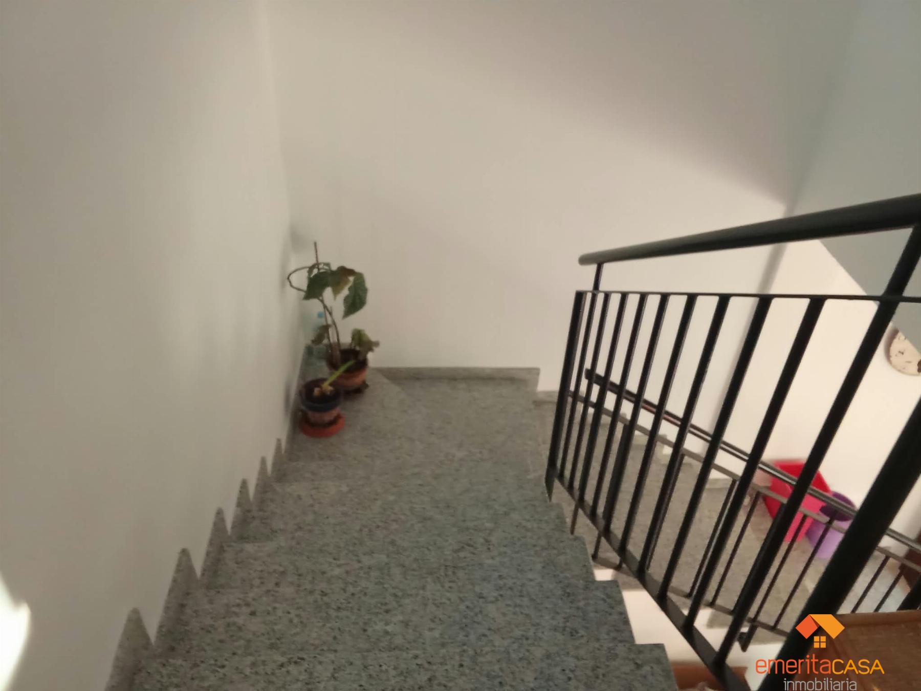 For sale of chalet in Mirandilla