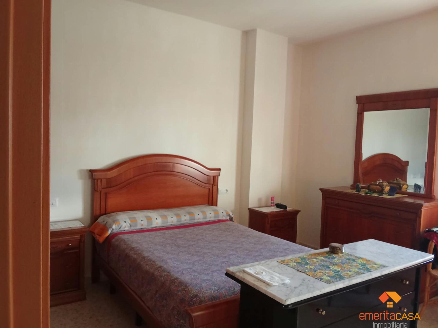 For sale of chalet in Mirandilla