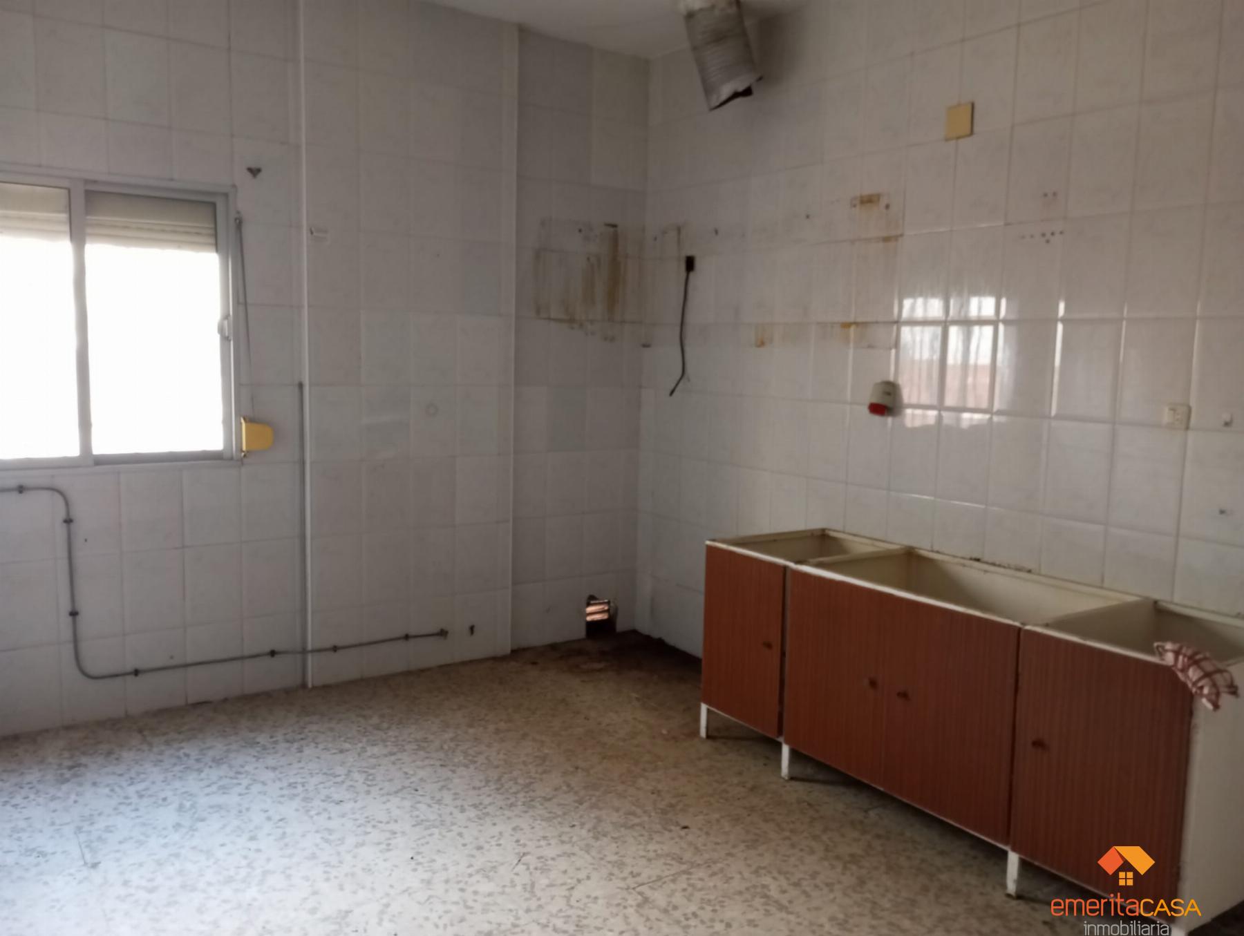 For sale of commercial in Mérida