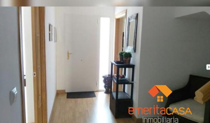For sale of duplex in Trujillanos