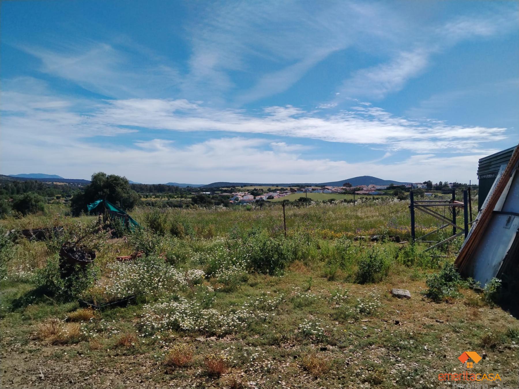 Venta de terreno en Aljucén