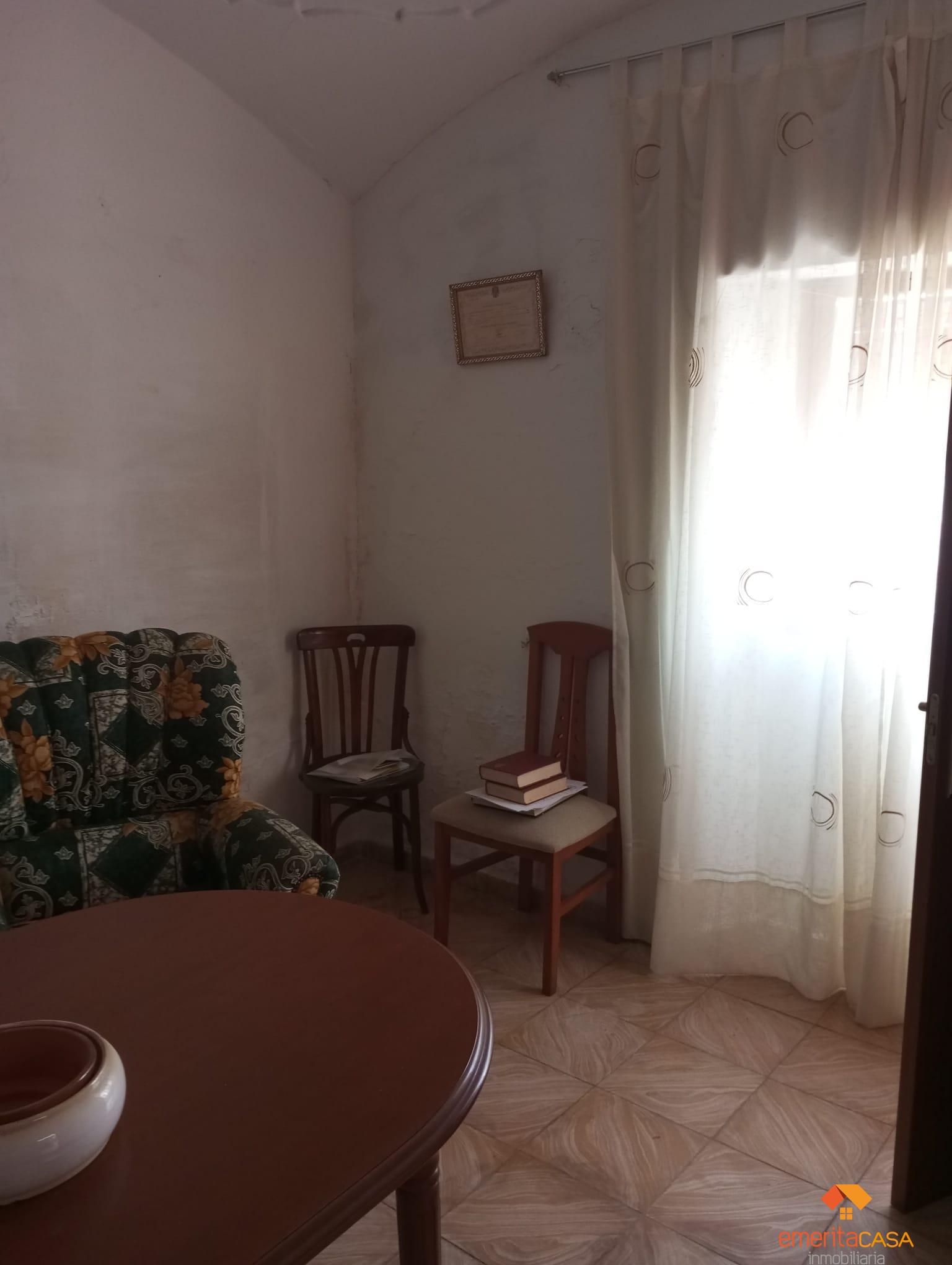 For sale of house in Esparragalejo