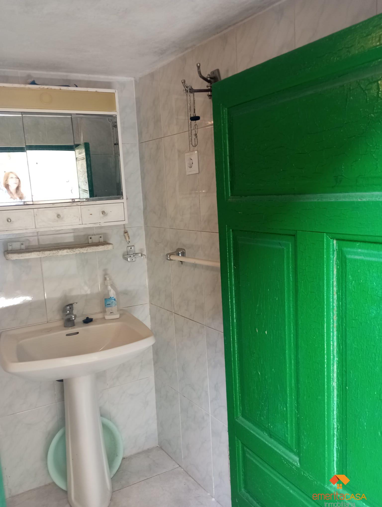 For sale of house in Esparragalejo