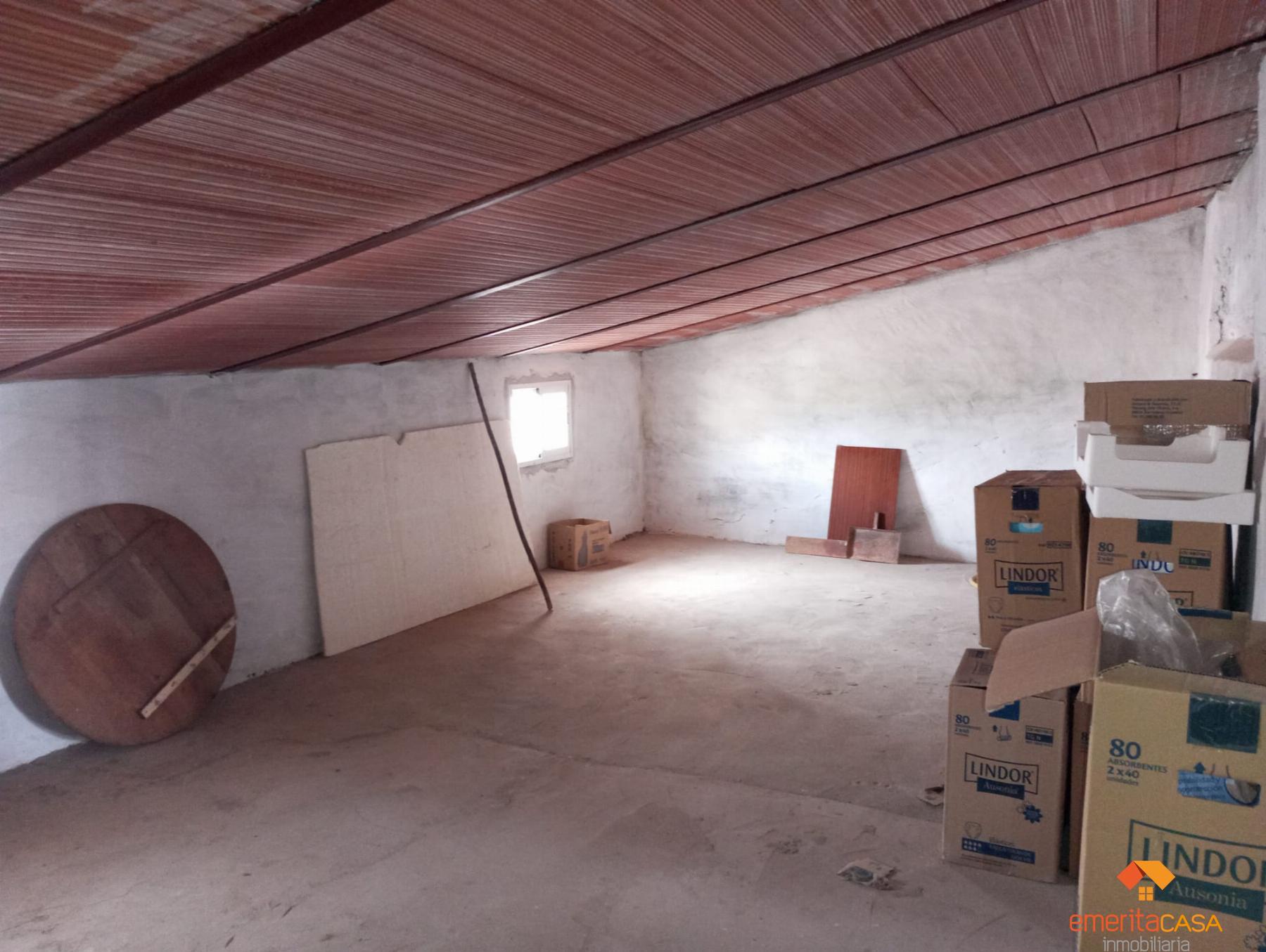 For sale of house in Esparragalejo