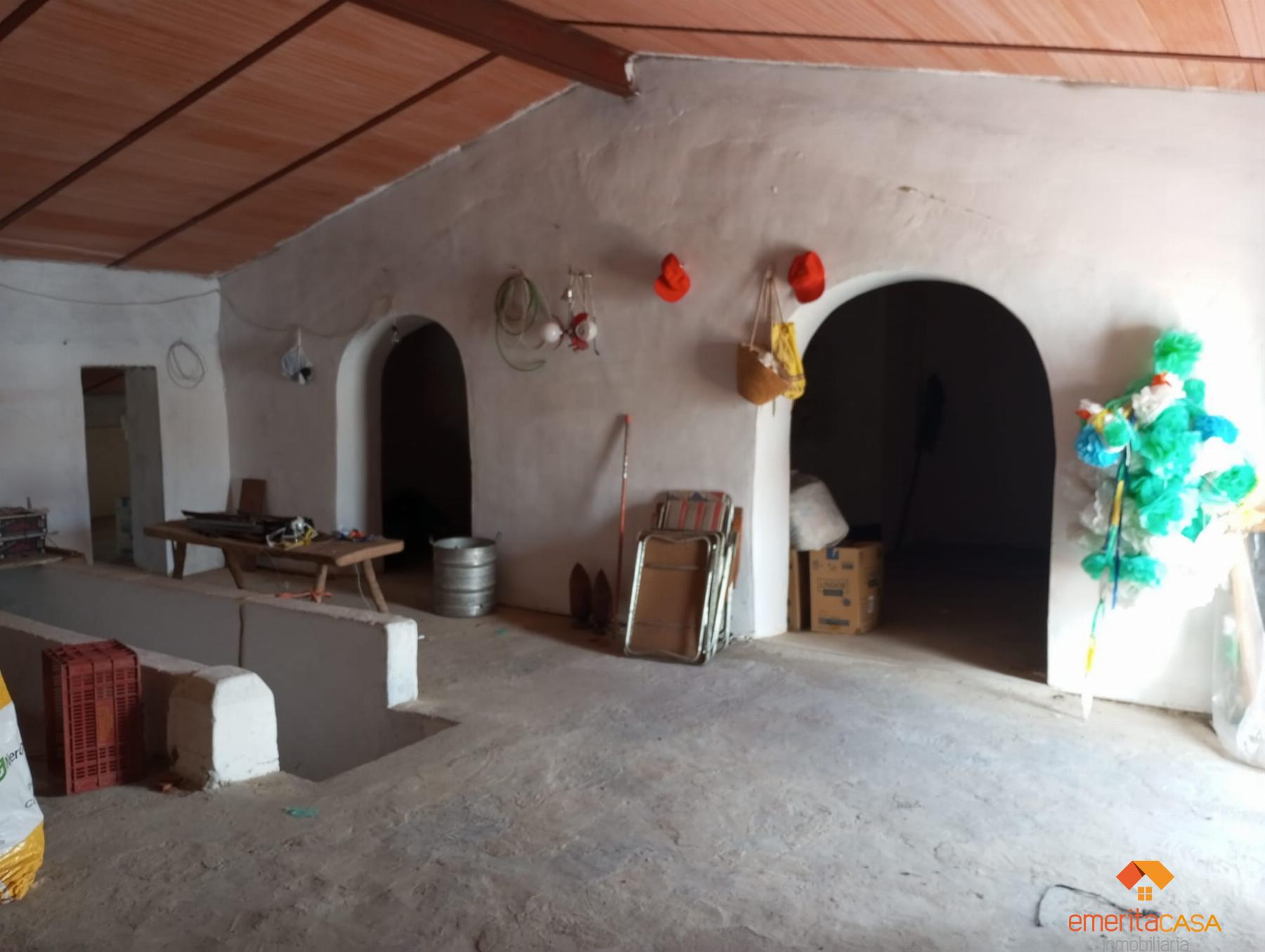 For sale of house in Esparragalejo