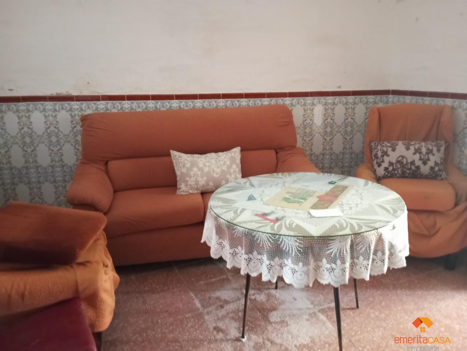 For sale of house in Esparragalejo