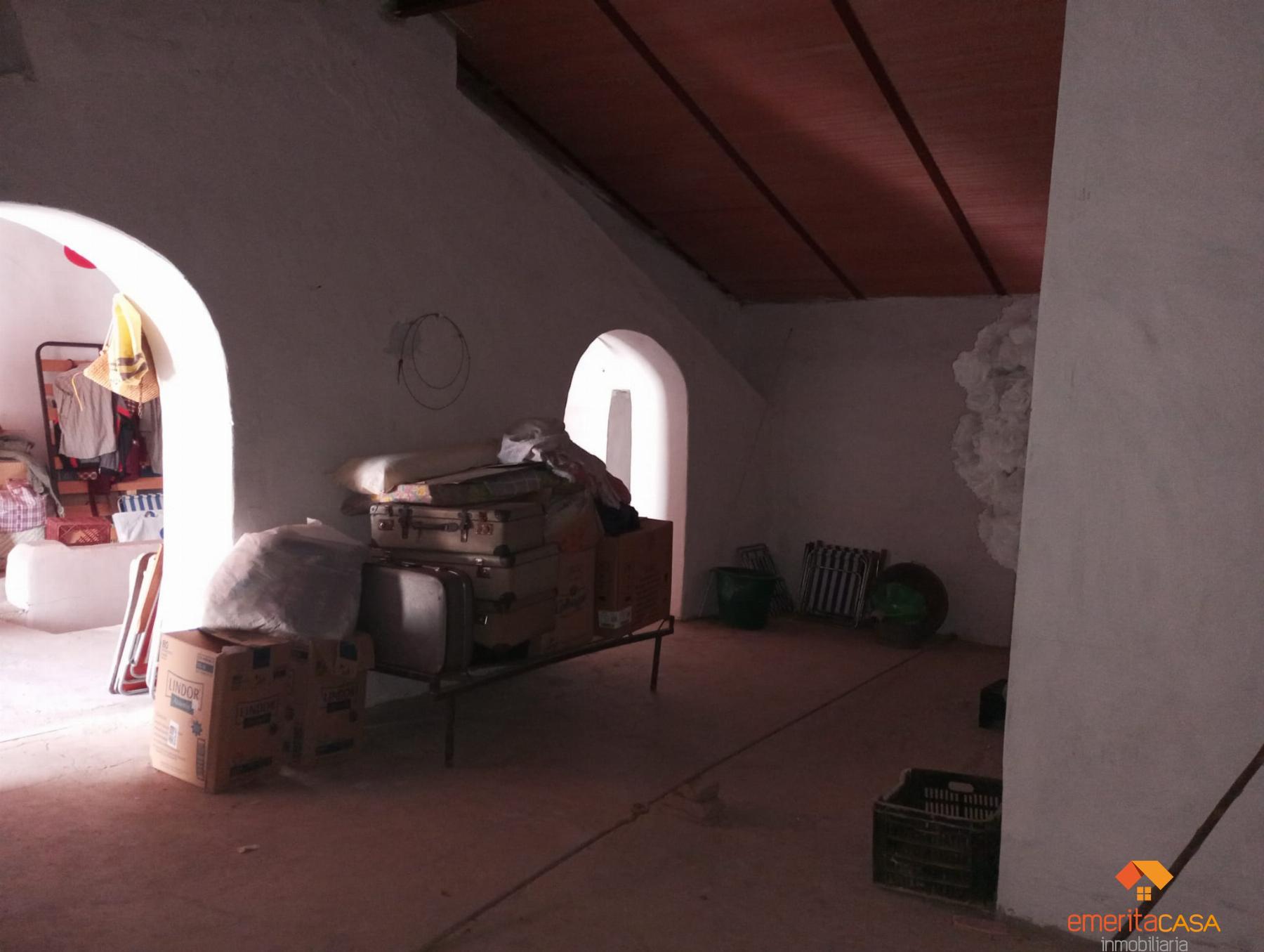 For sale of house in Esparragalejo