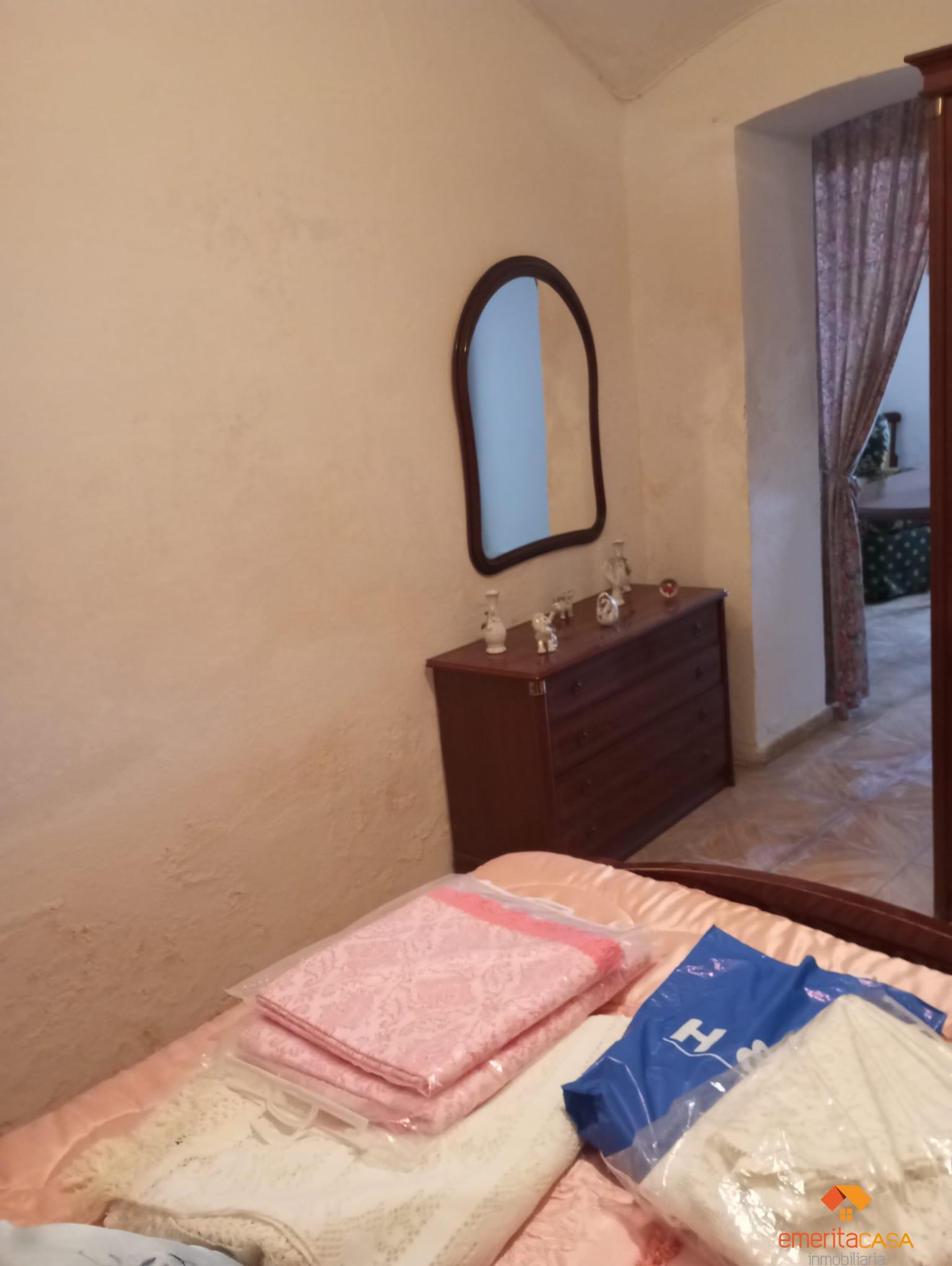 For sale of house in Esparragalejo