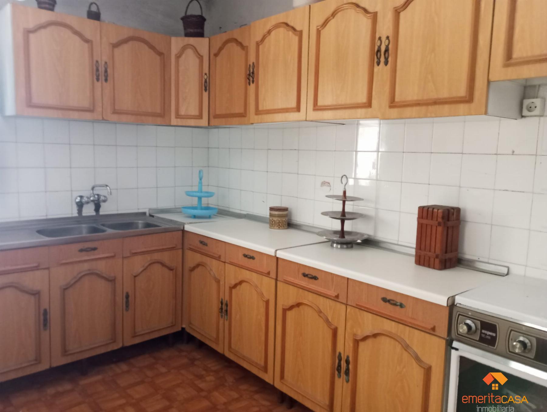 For sale of house in Esparragalejo