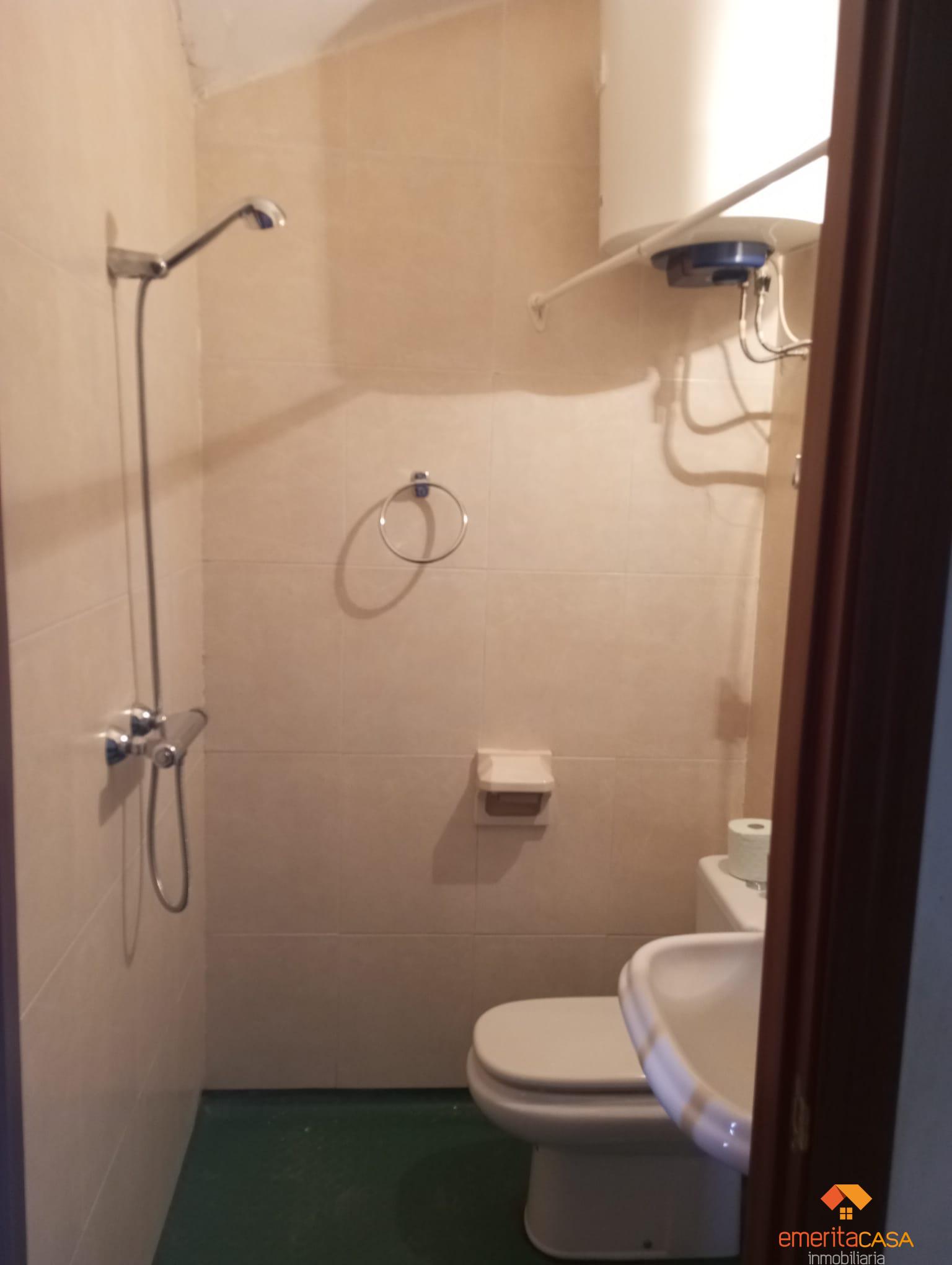 For sale of house in Esparragalejo