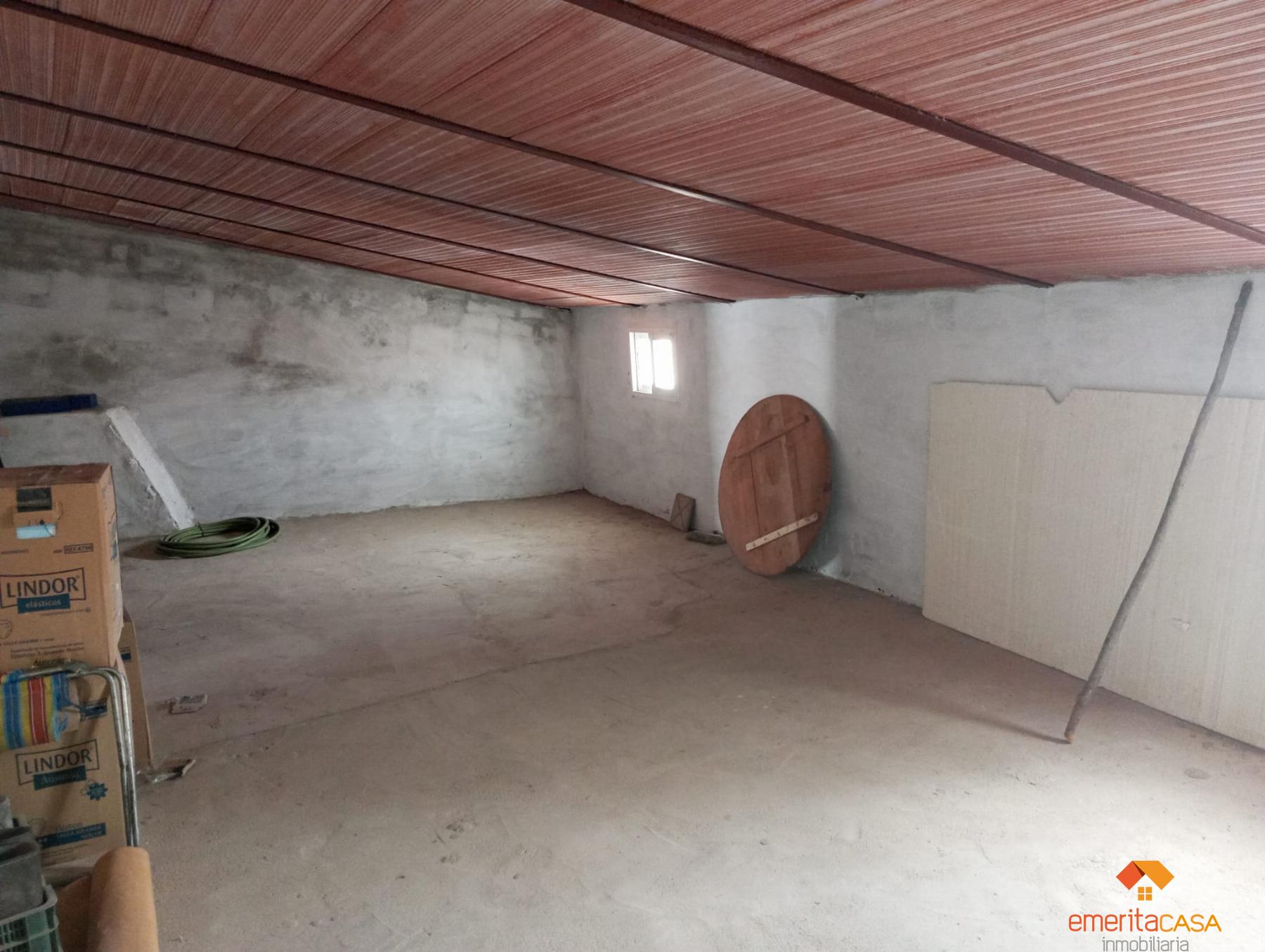 For sale of house in Esparragalejo