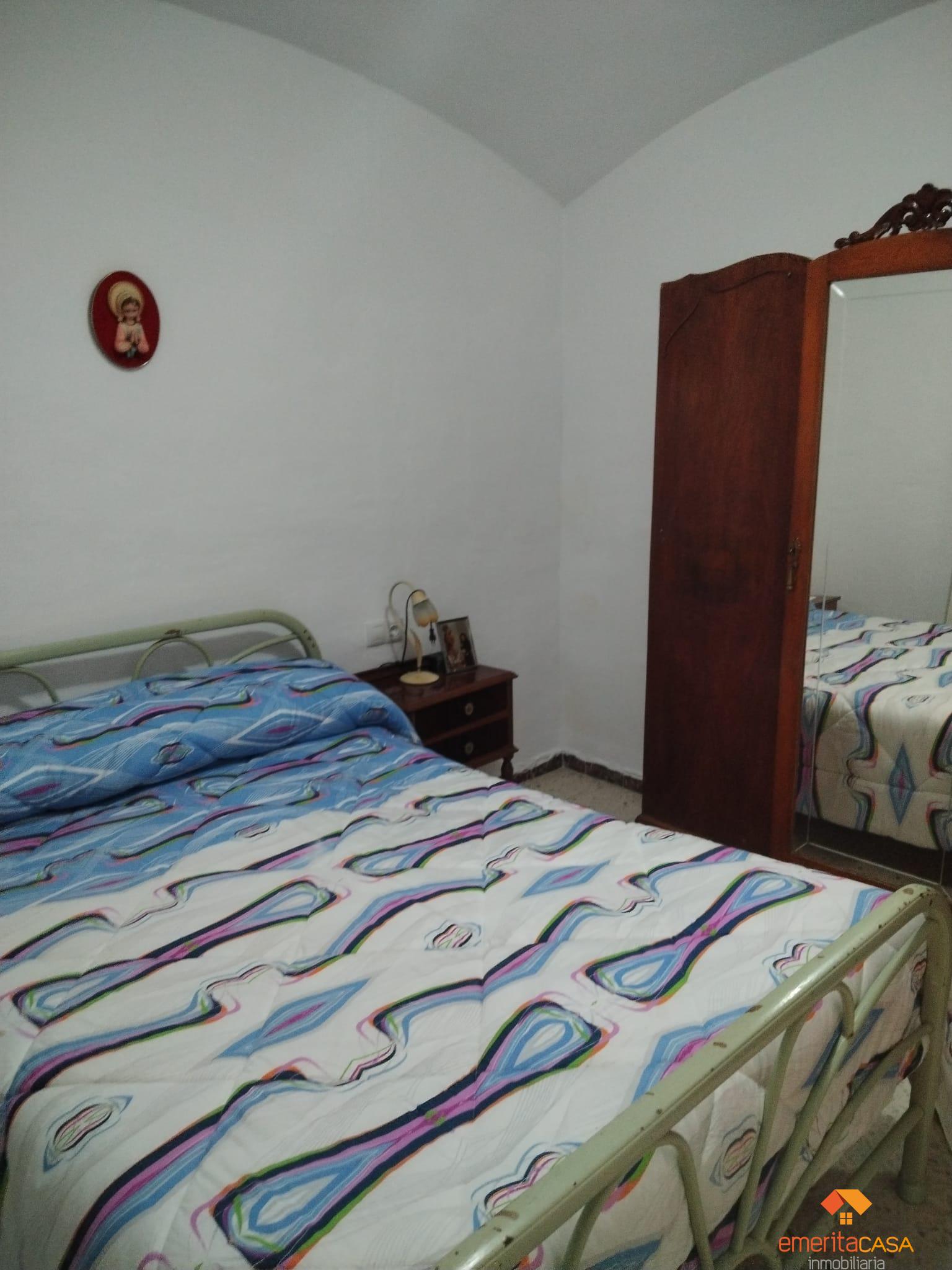 For sale of house in Esparragalejo