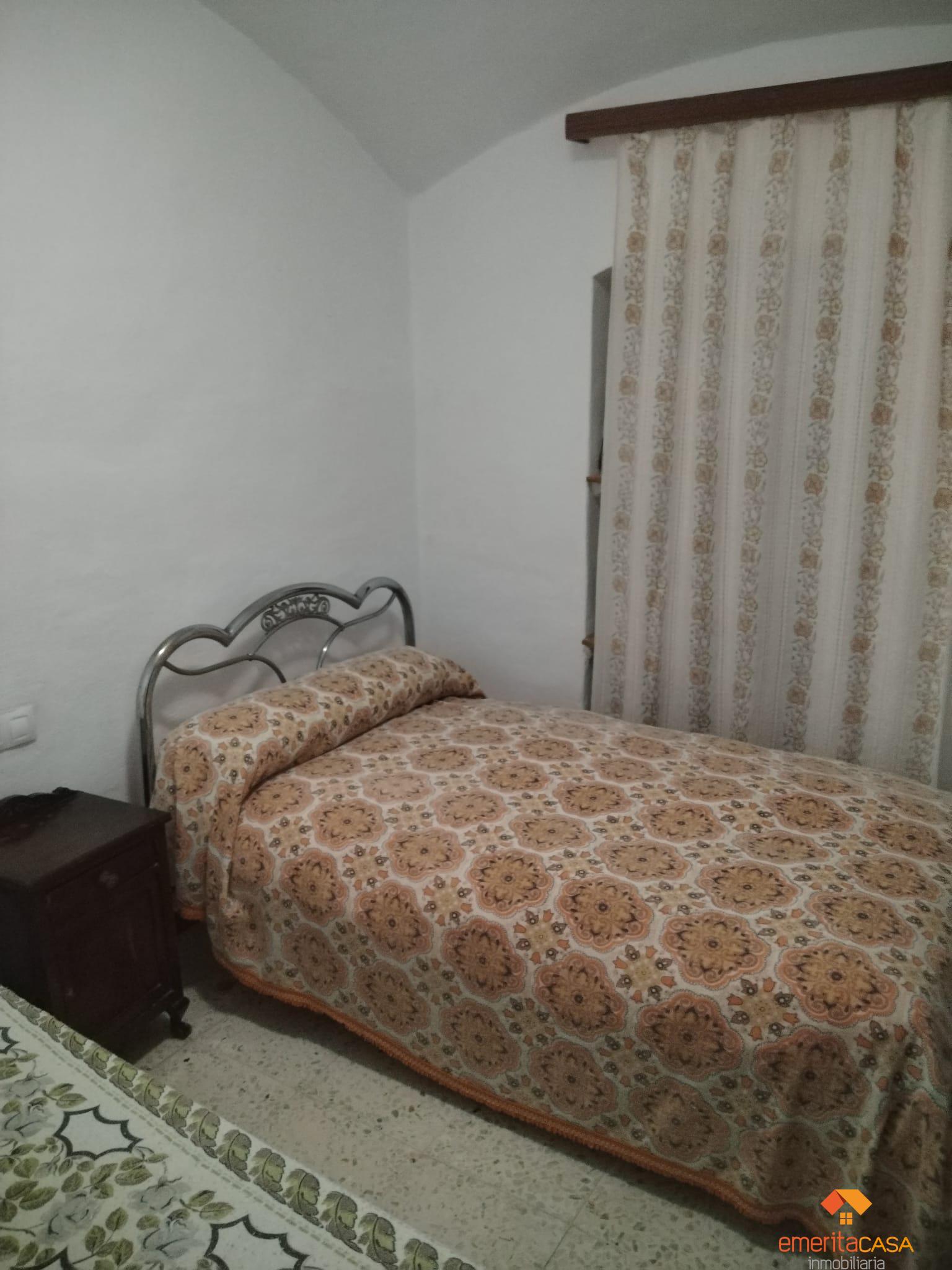 For sale of house in Esparragalejo