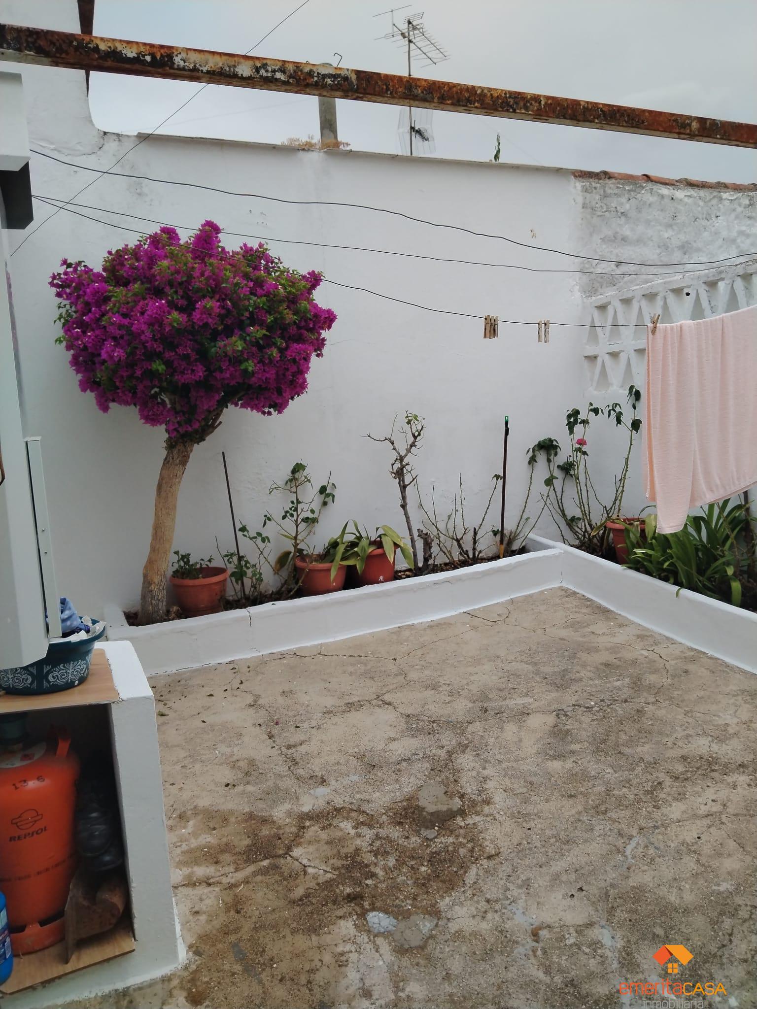 For sale of house in Esparragalejo