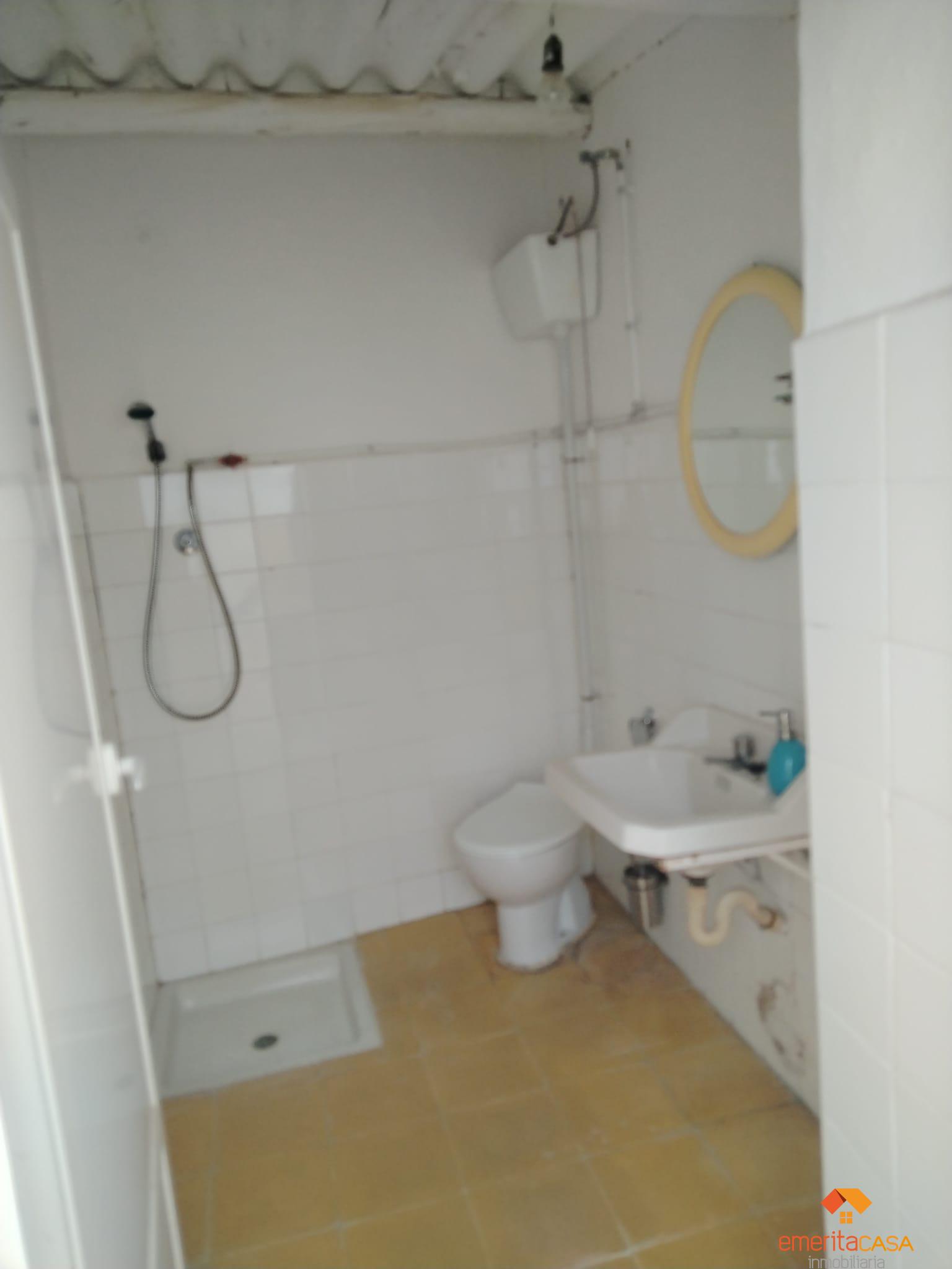 For sale of house in Esparragalejo