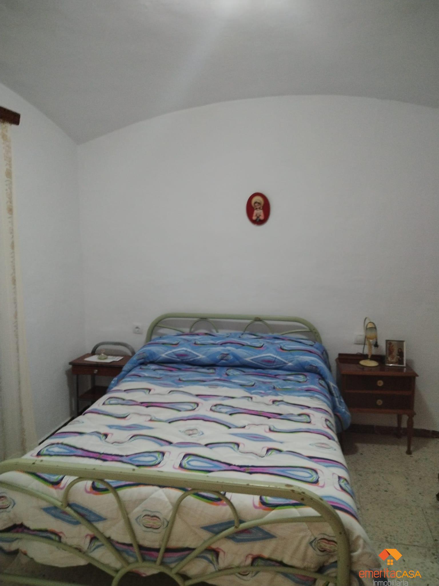 For sale of house in Esparragalejo