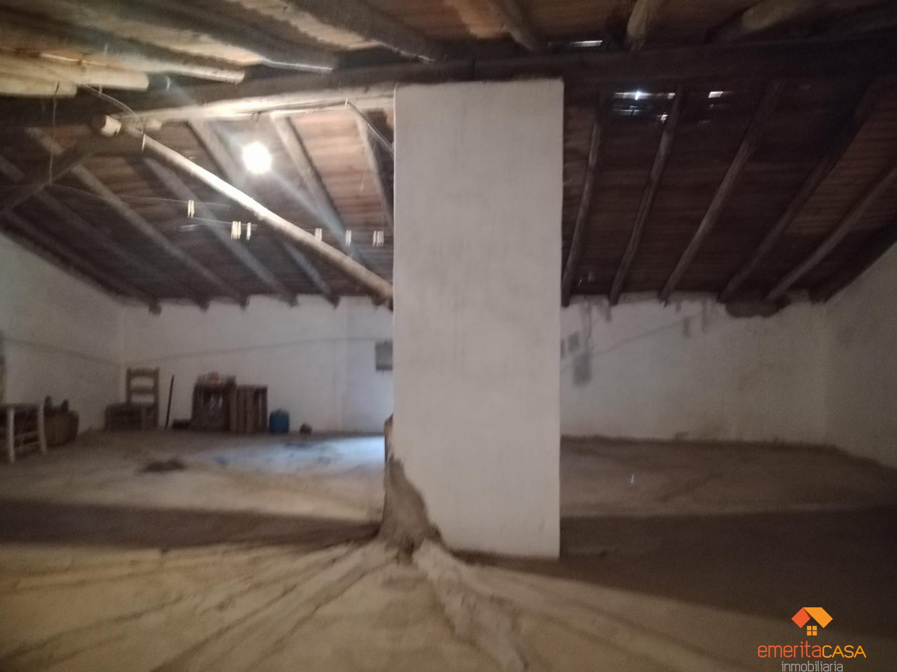 For sale of house in Esparragalejo