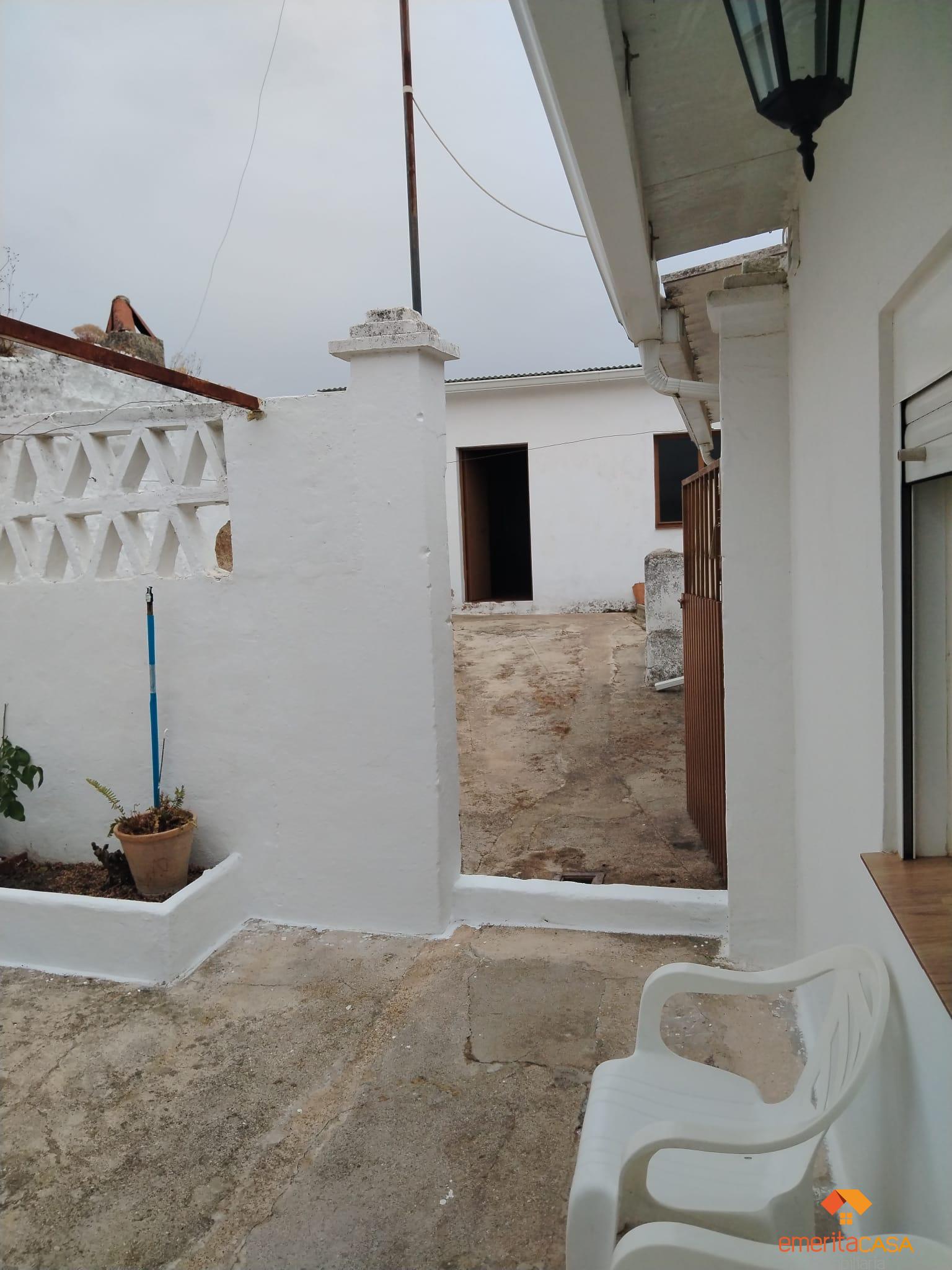 For sale of house in Esparragalejo