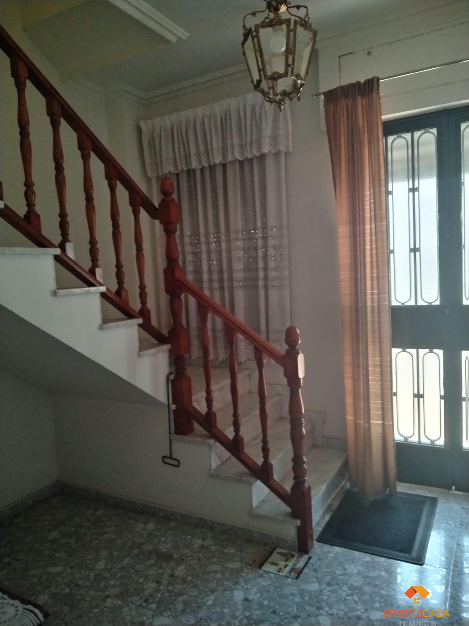 For sale of duplex in Guareña