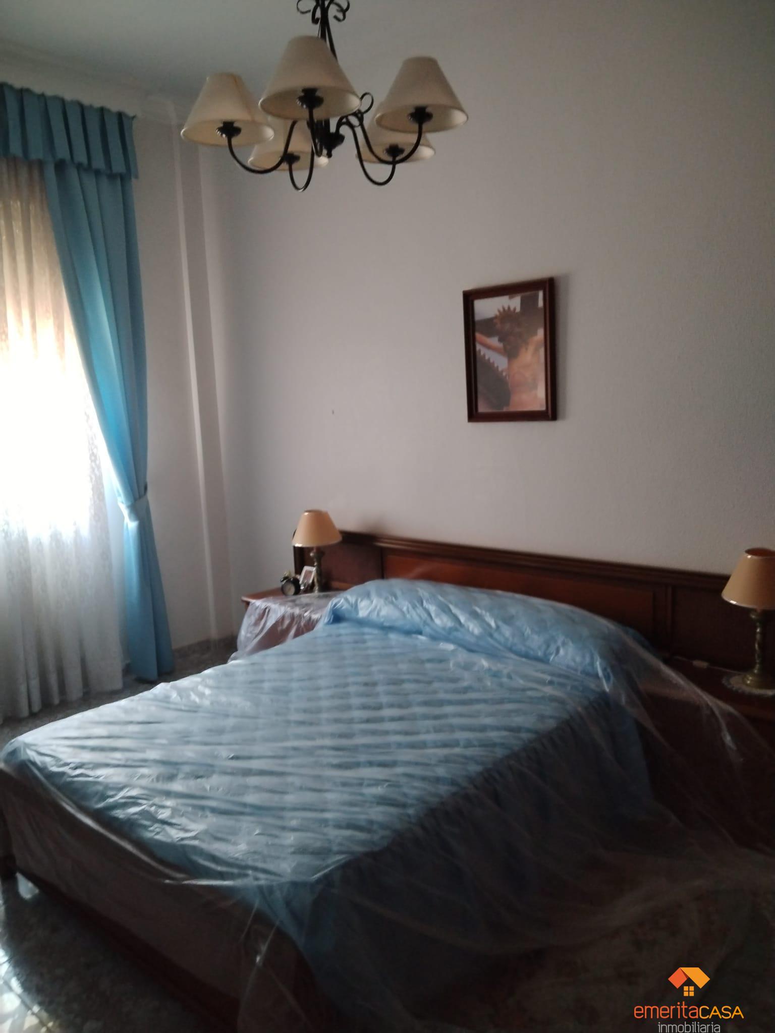 For sale of duplex in Guareña