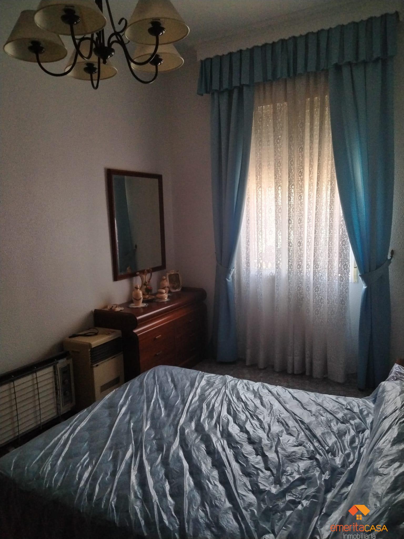 For sale of duplex in Guareña