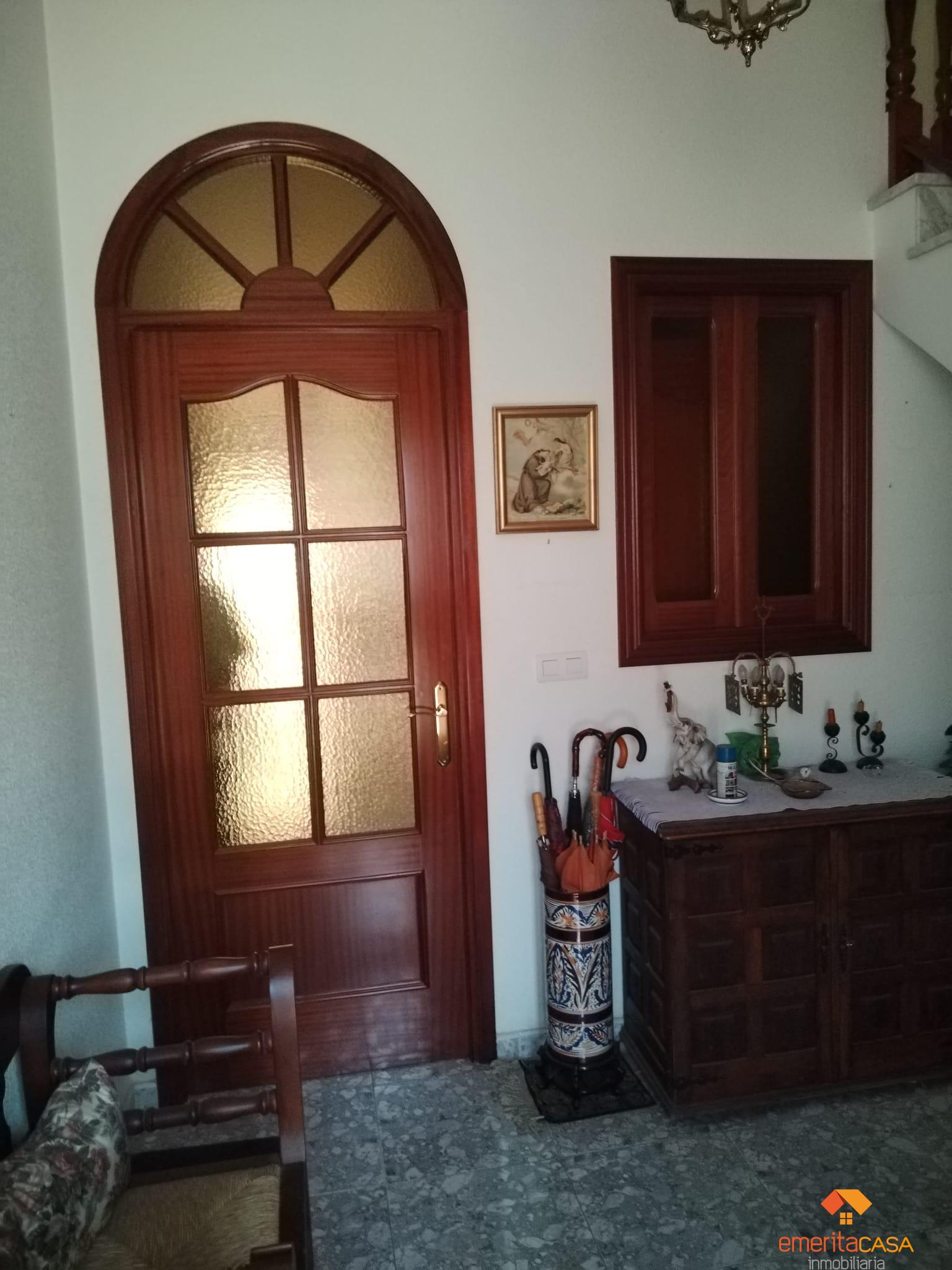 For sale of duplex in Guareña