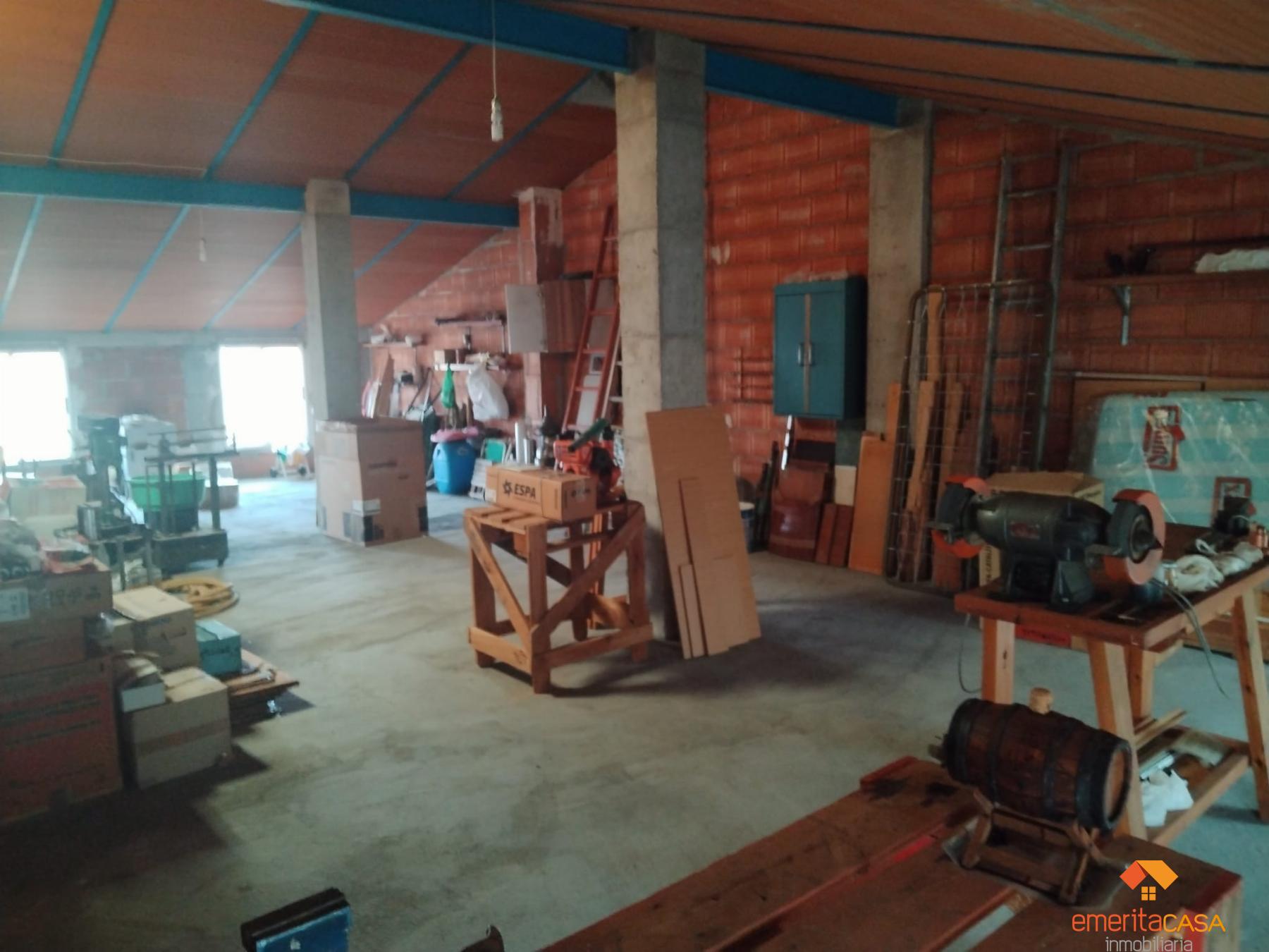 For sale of duplex in Guareña