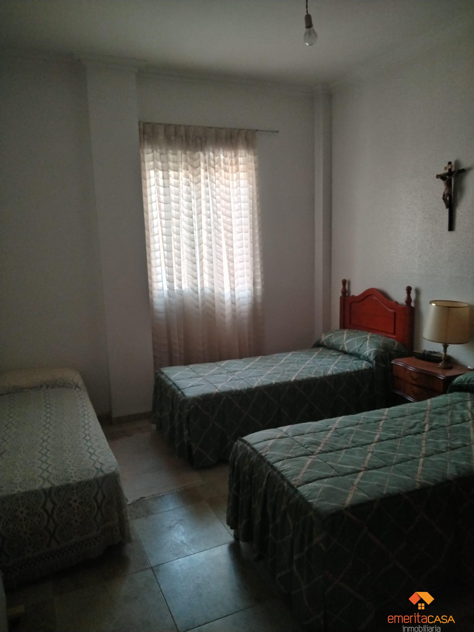For sale of duplex in Guareña