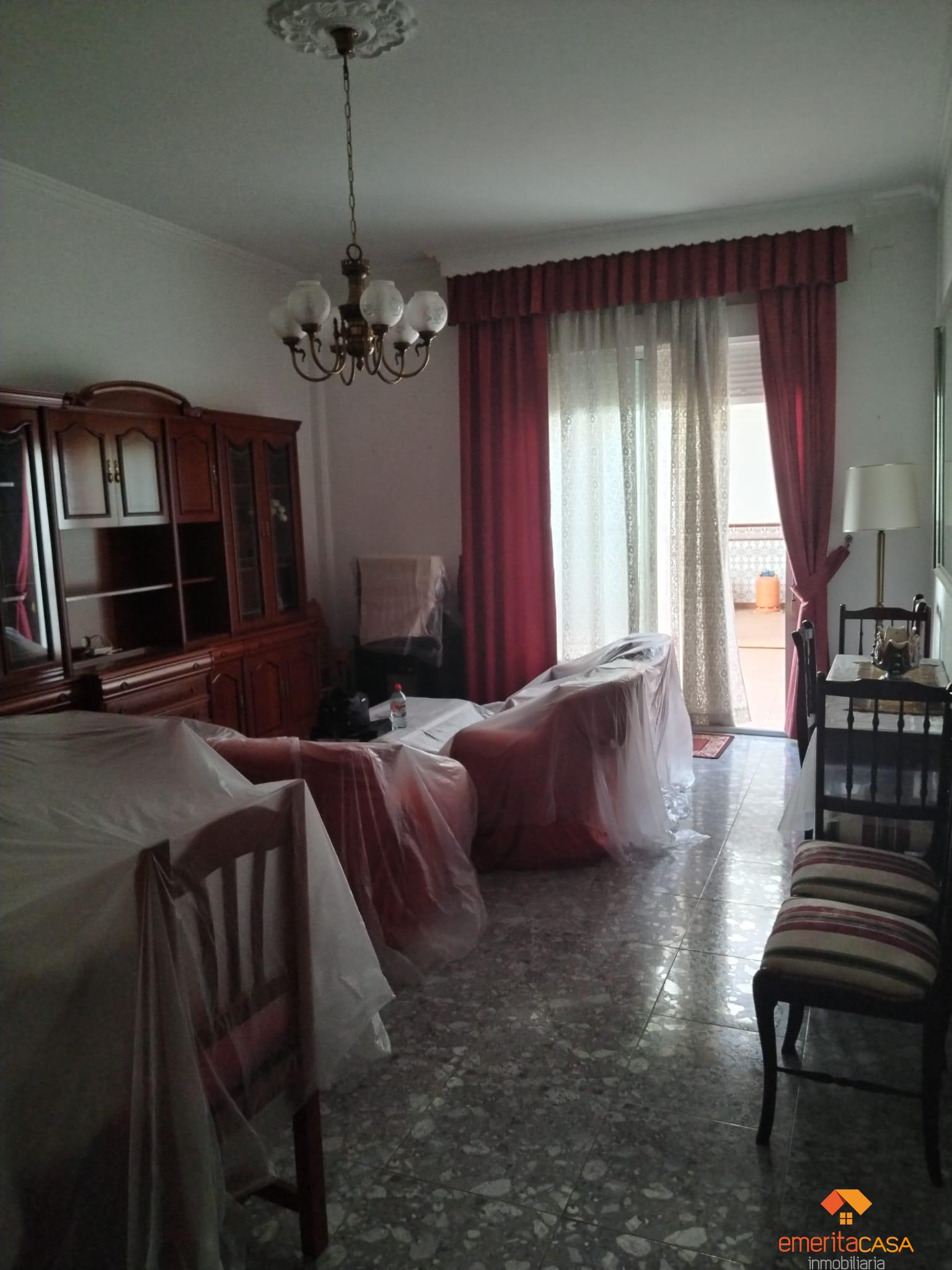 For sale of duplex in Guareña