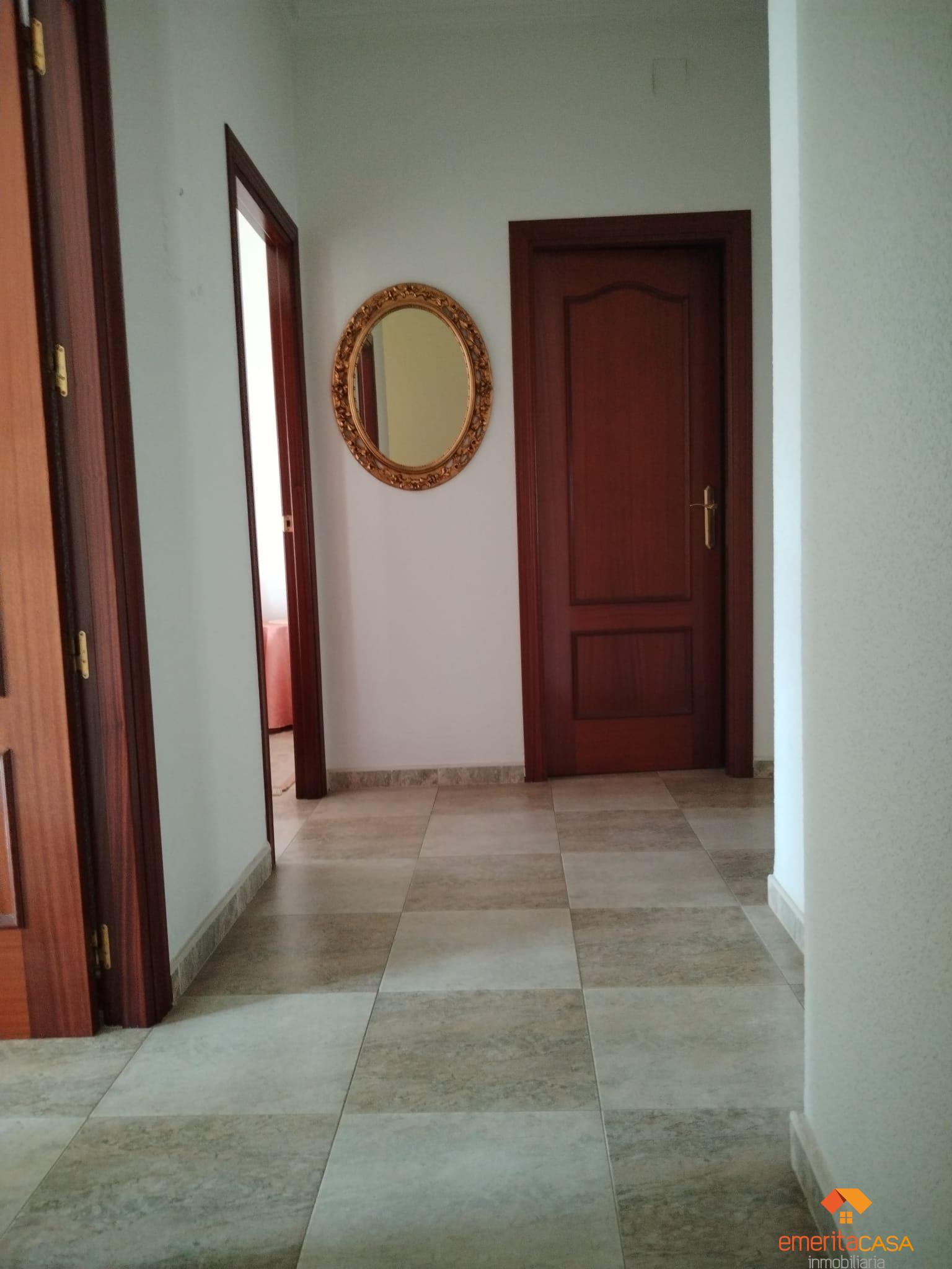 For sale of duplex in Guareña