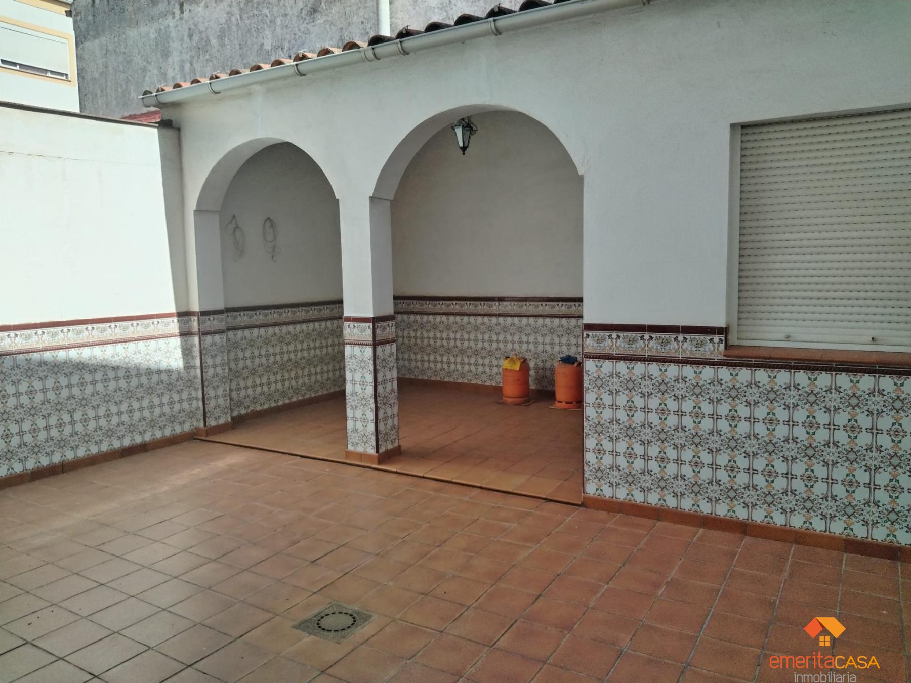 For sale of duplex in Guareña