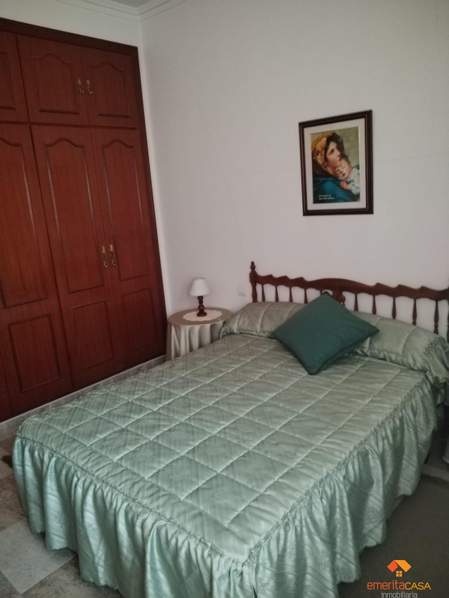 For sale of duplex in Guareña