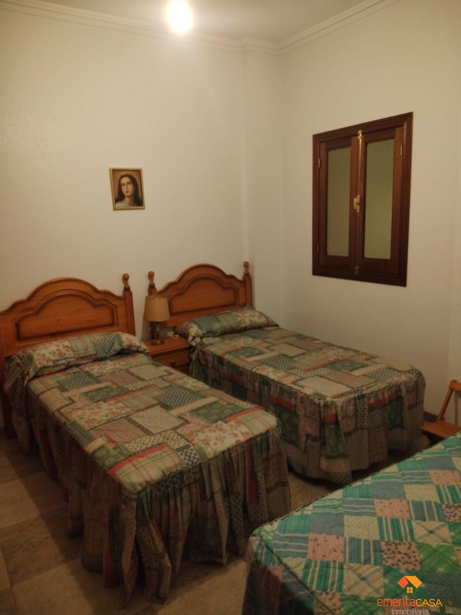 For sale of duplex in Guareña