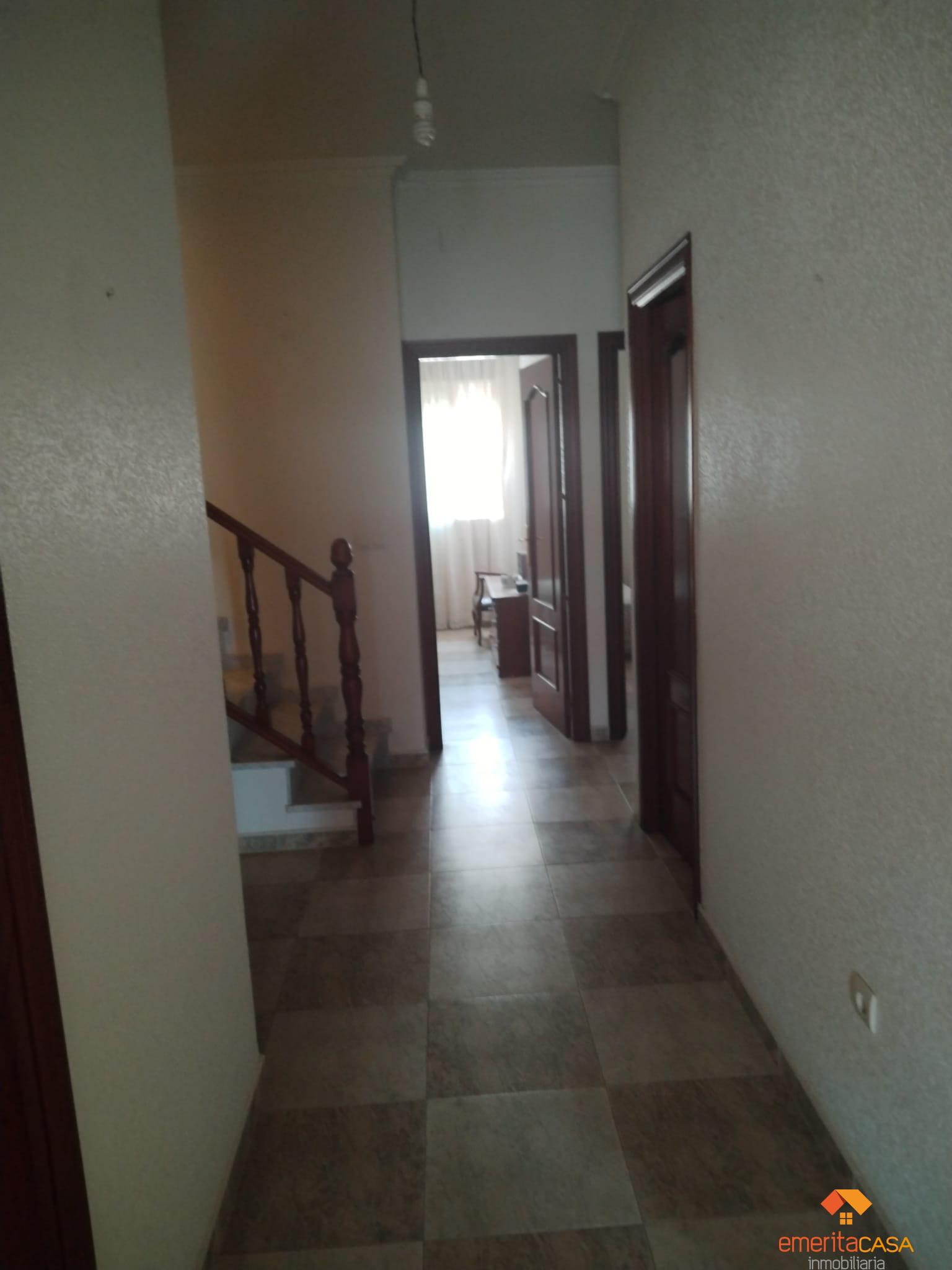 For sale of duplex in Guareña