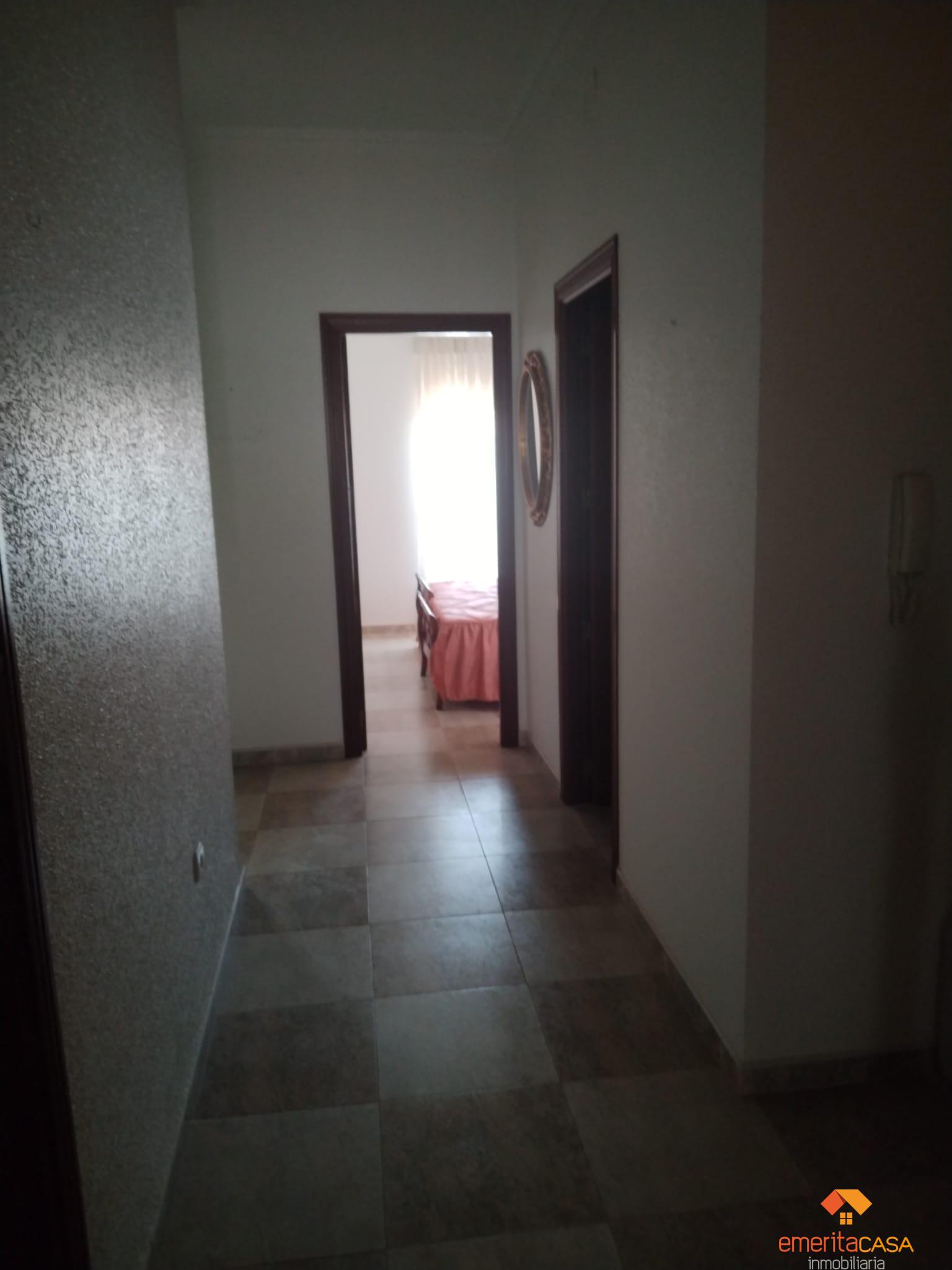 For sale of duplex in Guareña