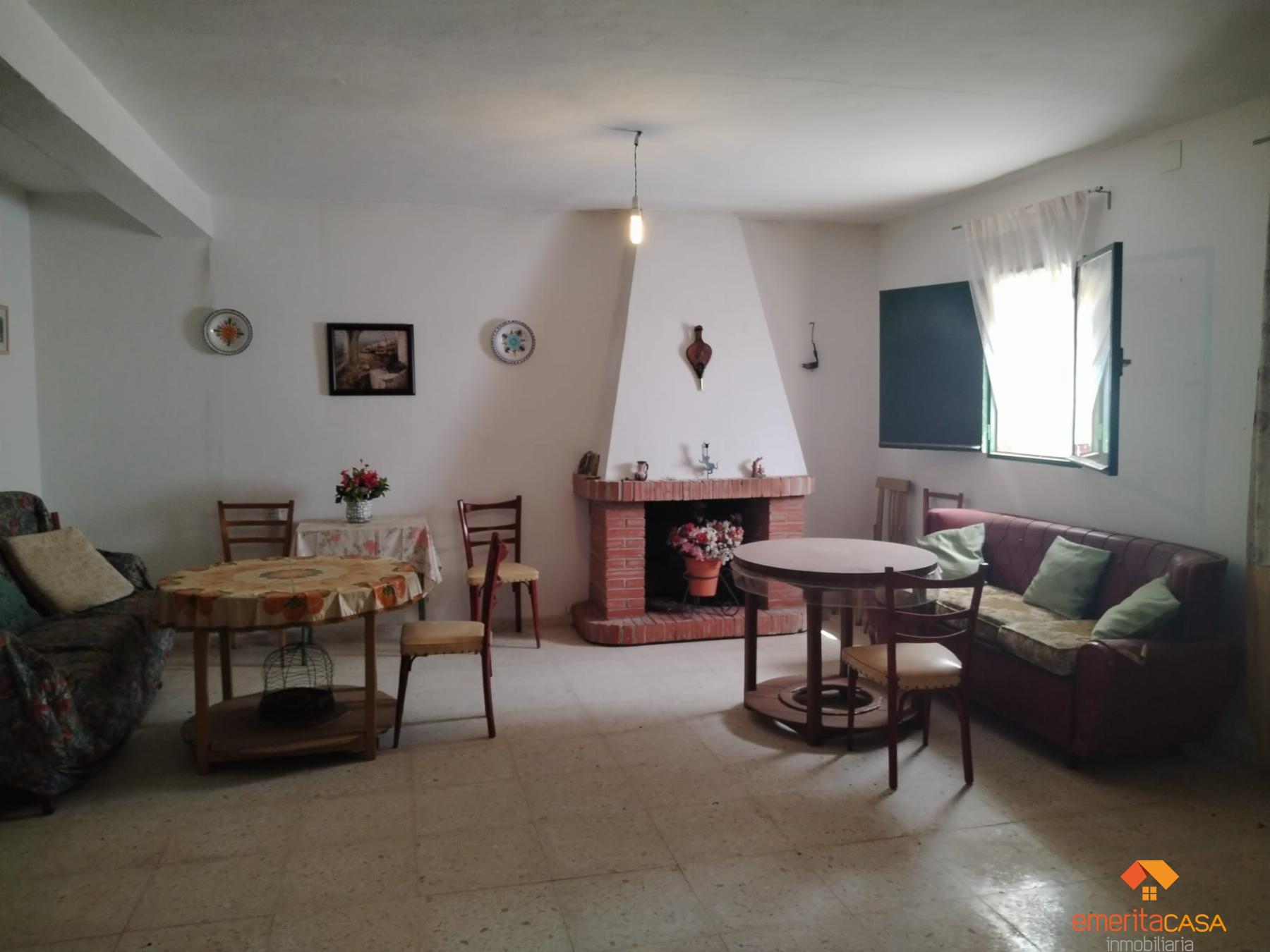 For sale of recreation property in Guareña