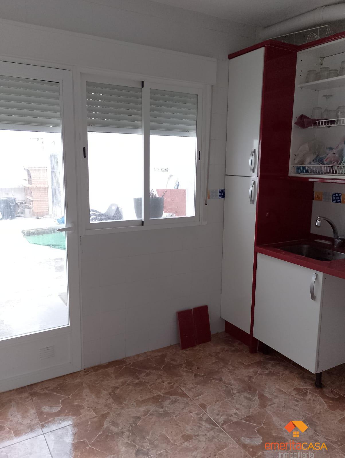For sale of chalet in Aljucén