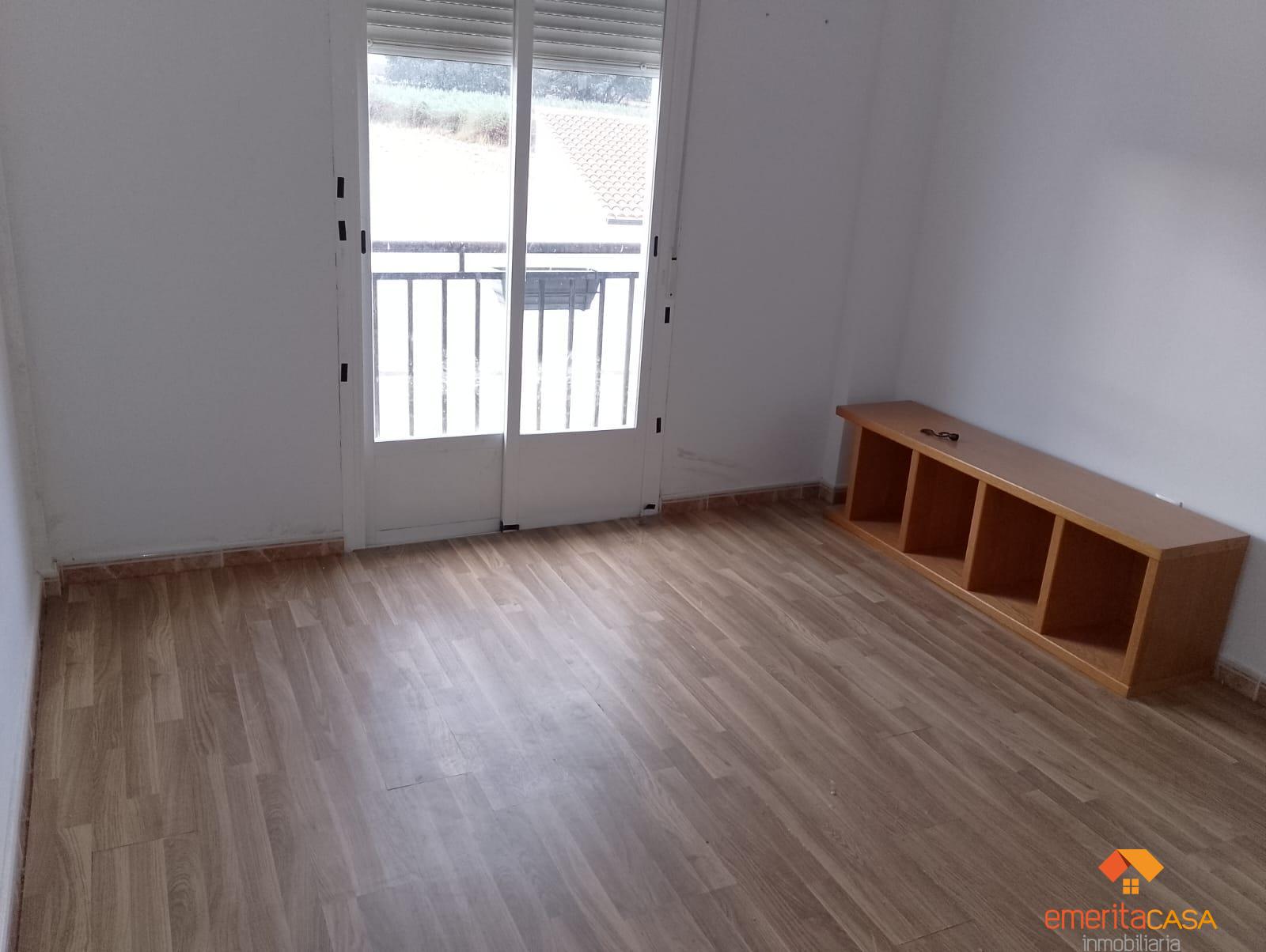 For sale of chalet in Aljucén